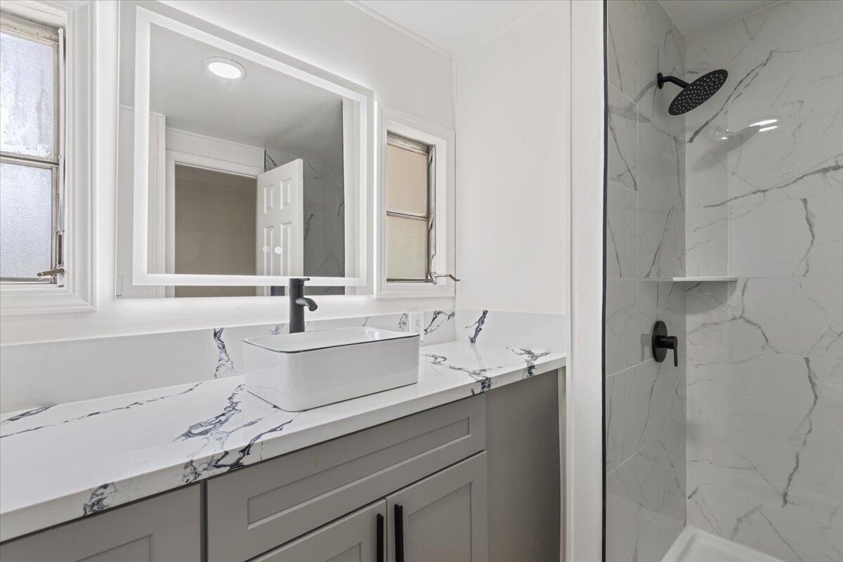 43850 E 20th Street Unit: 256