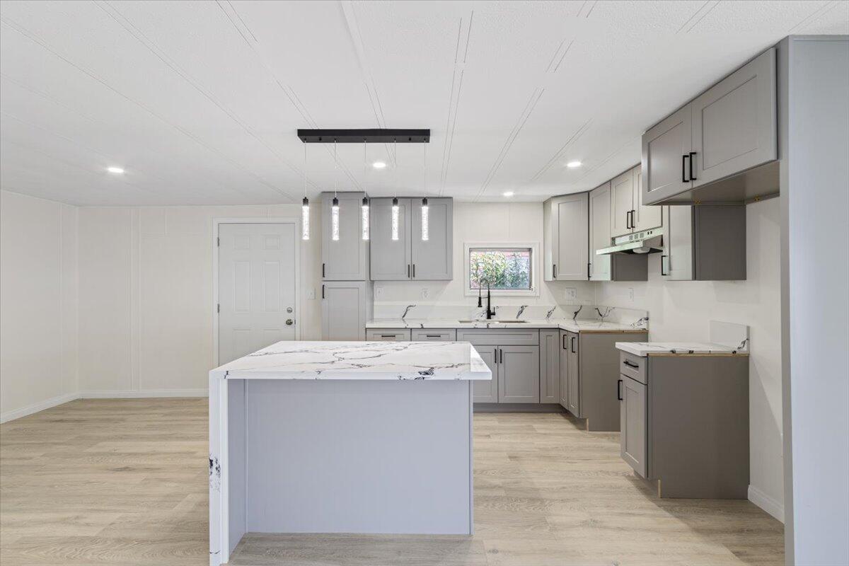 43850 E 20th Street Unit: 256