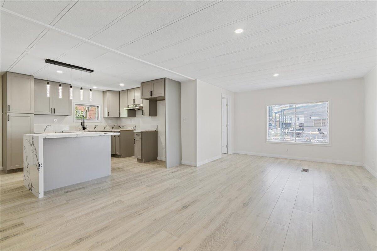 43850 E 20th Street Unit: 256