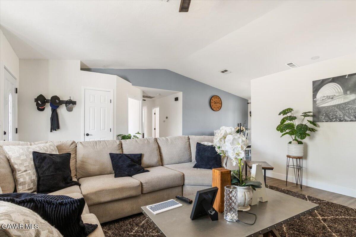 8649 Tamarack Avenue