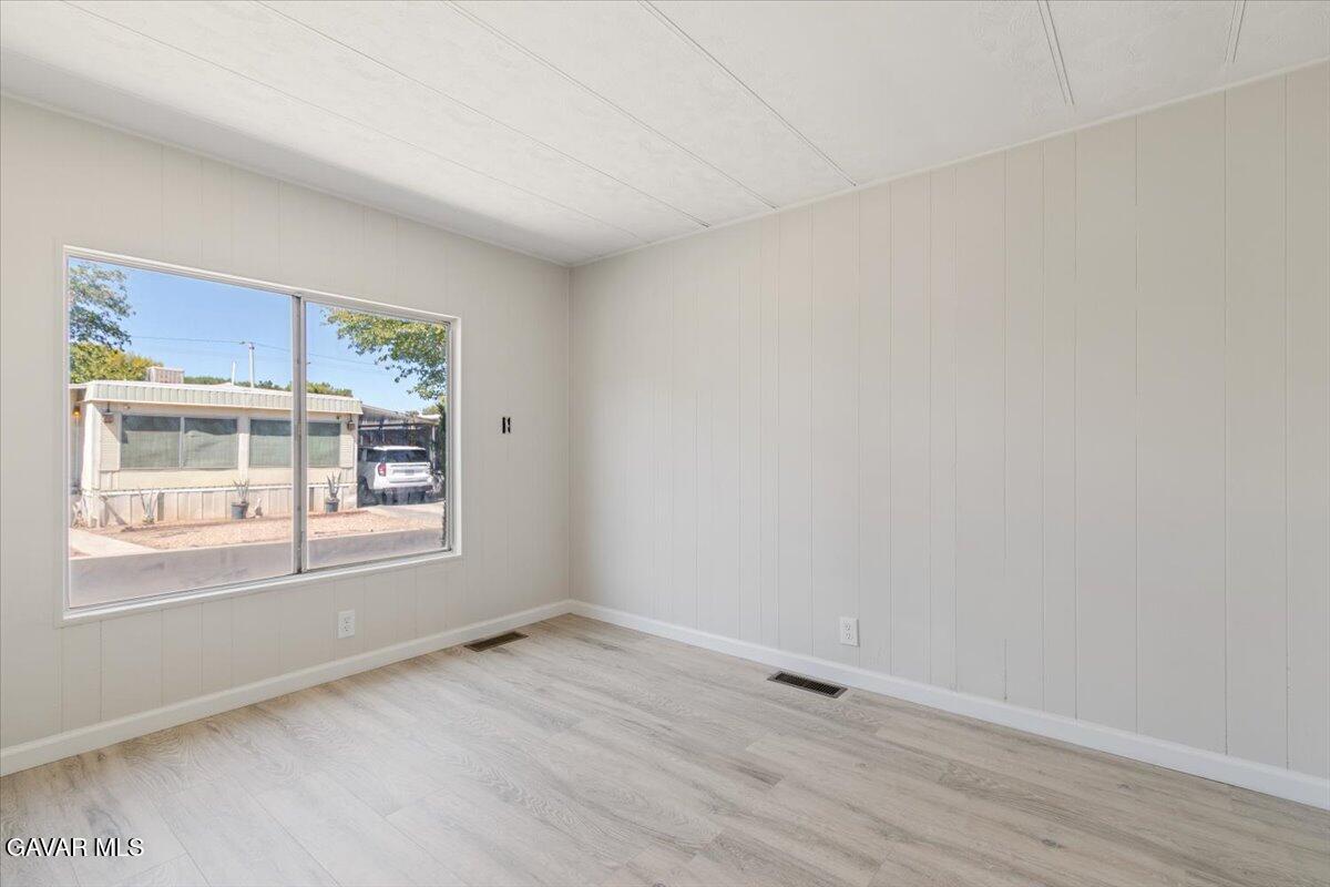 43850 20th St E Unit: 33