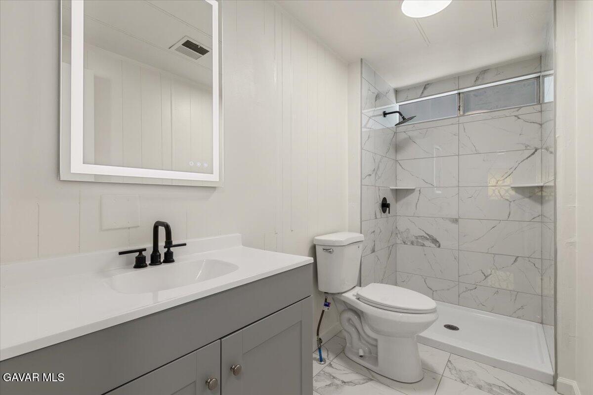 43850 20th St E Unit: 33