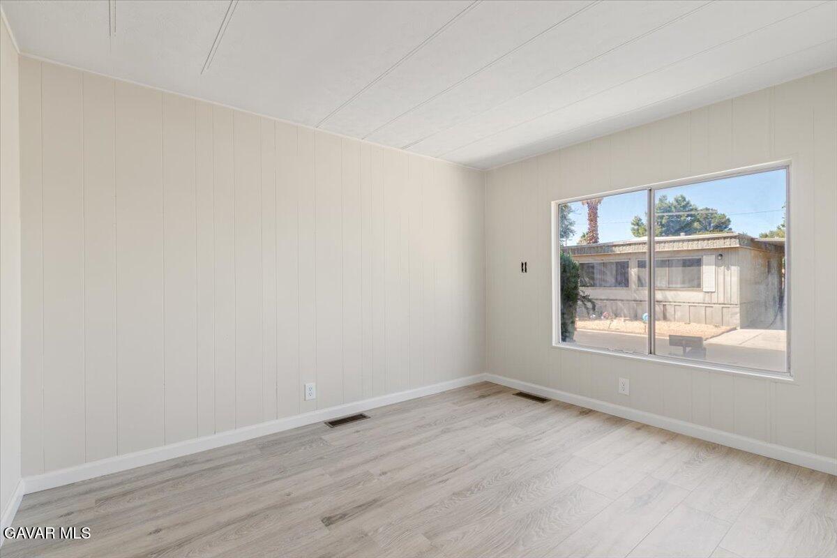 43850 20th St E Unit: 33