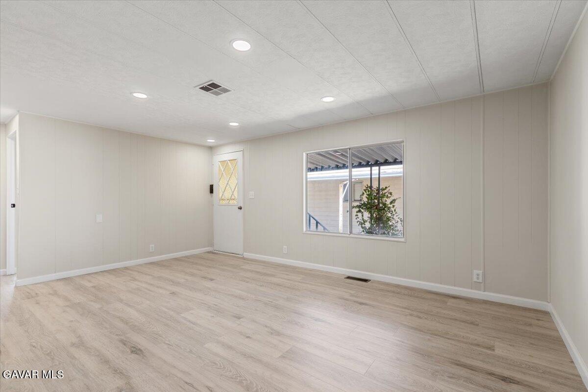 43850 20th St E Unit: 33