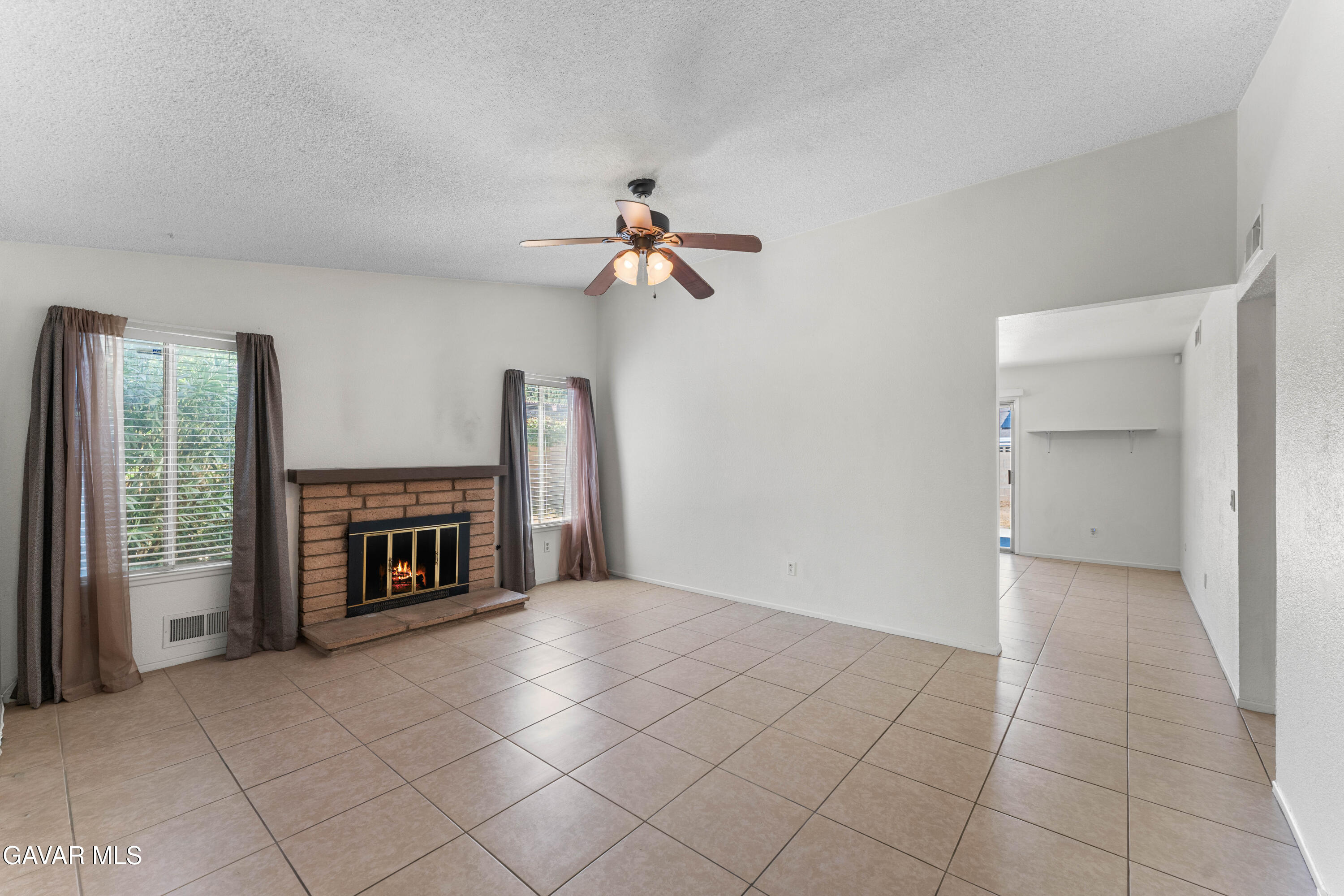 39221 Foxholm Drive
