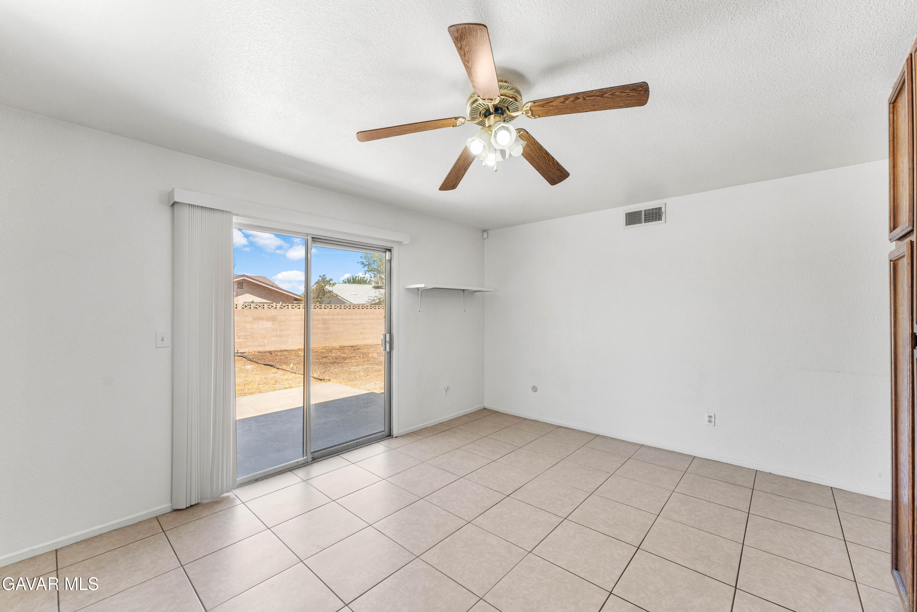 39221 Foxholm Drive