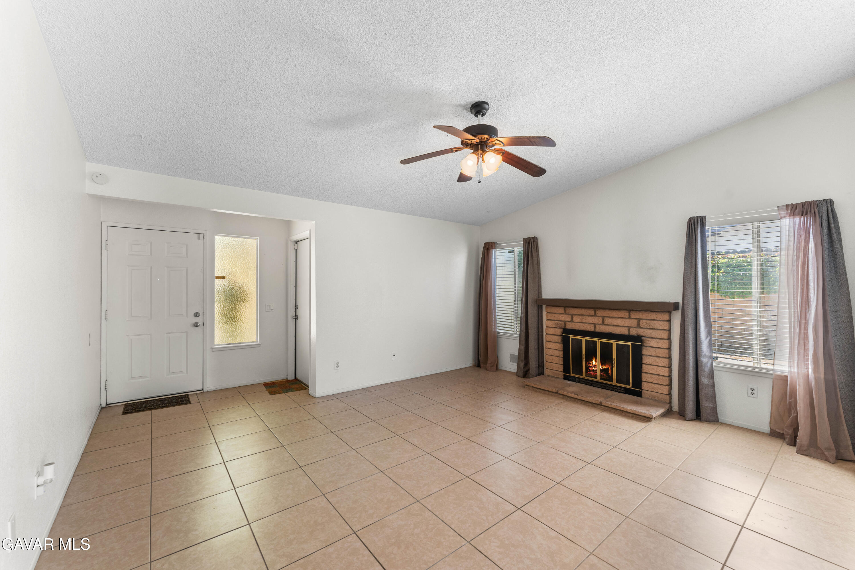 39221 Foxholm Drive