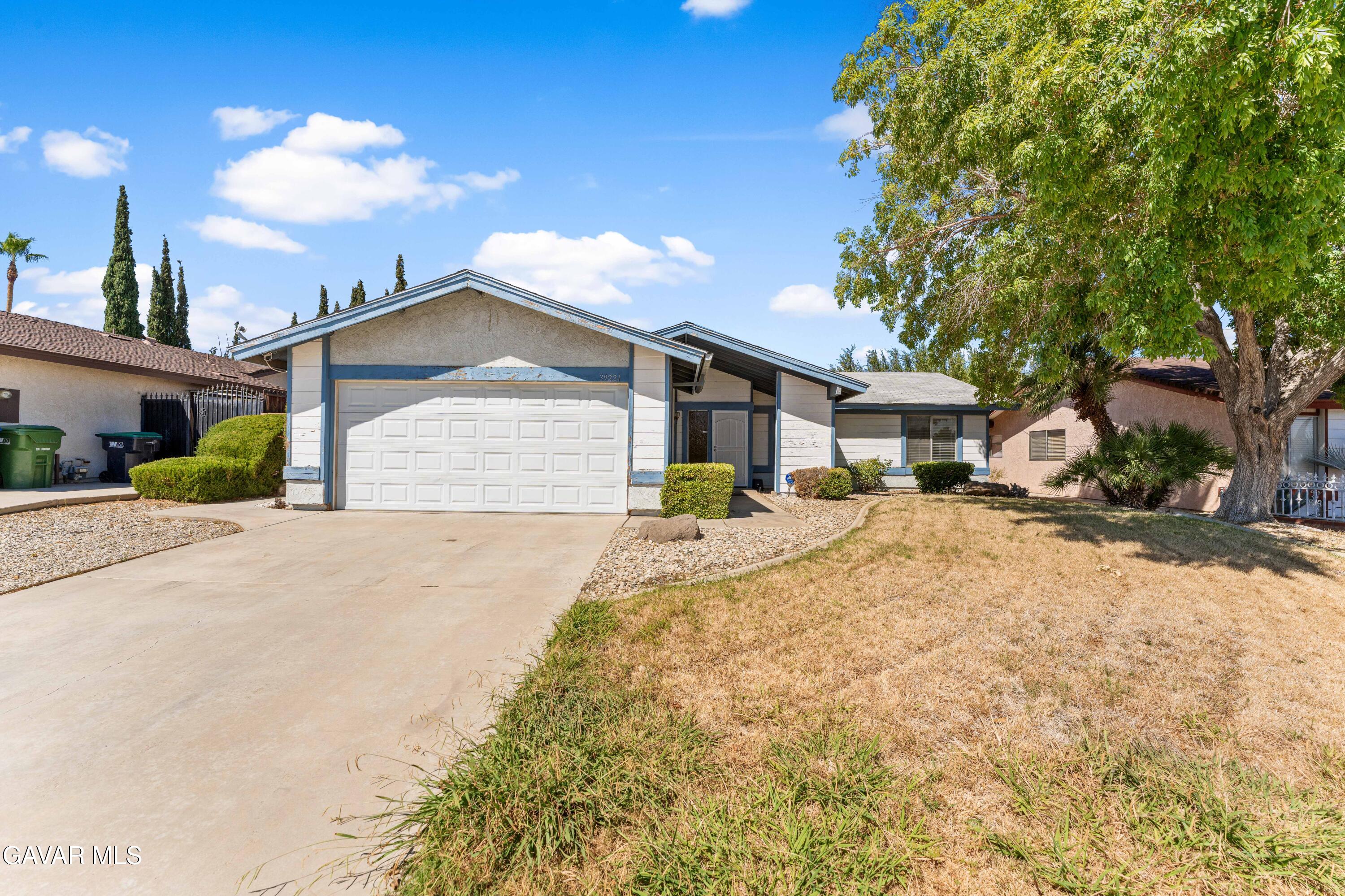 39221 Foxholm Drive