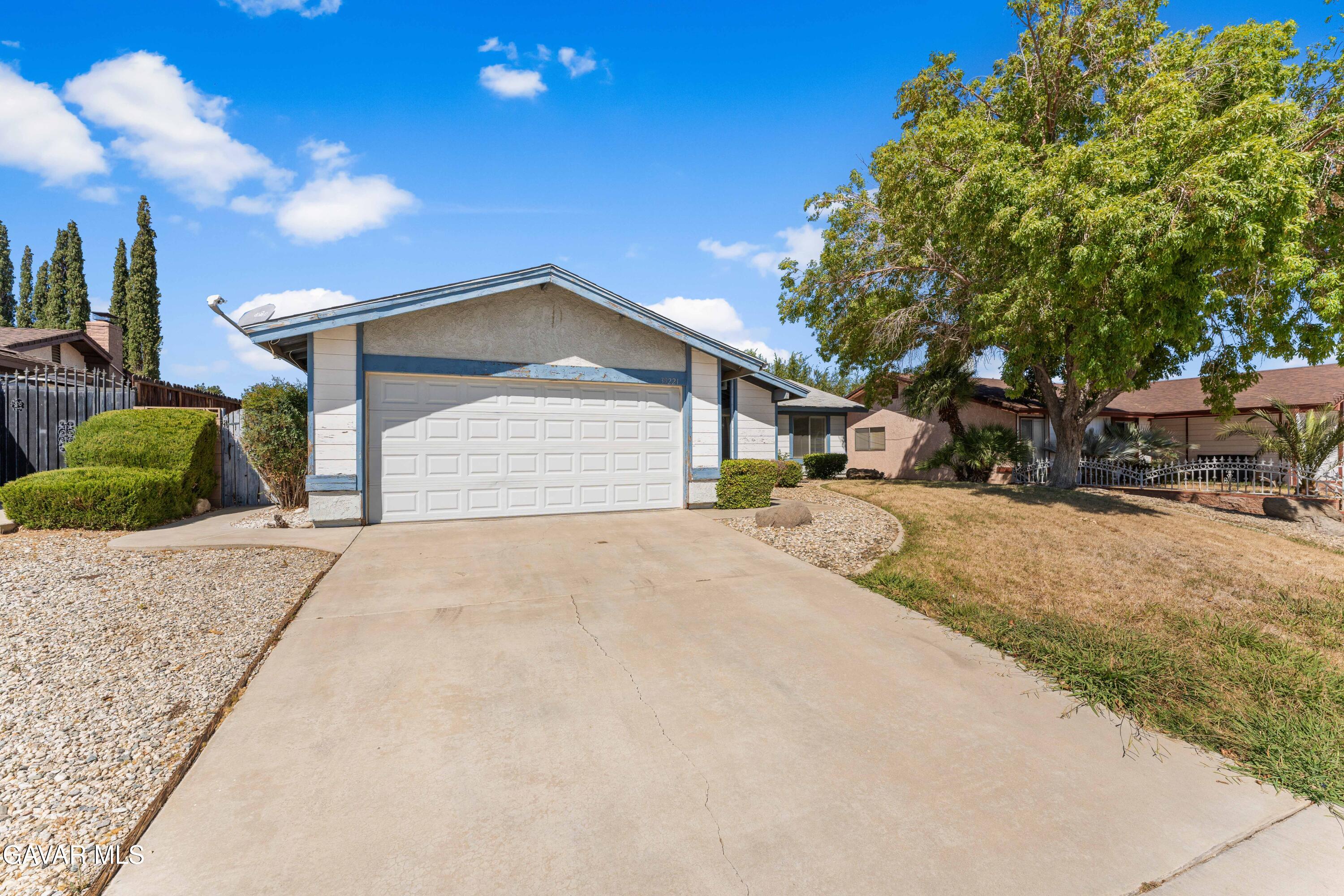 39221 Foxholm Drive