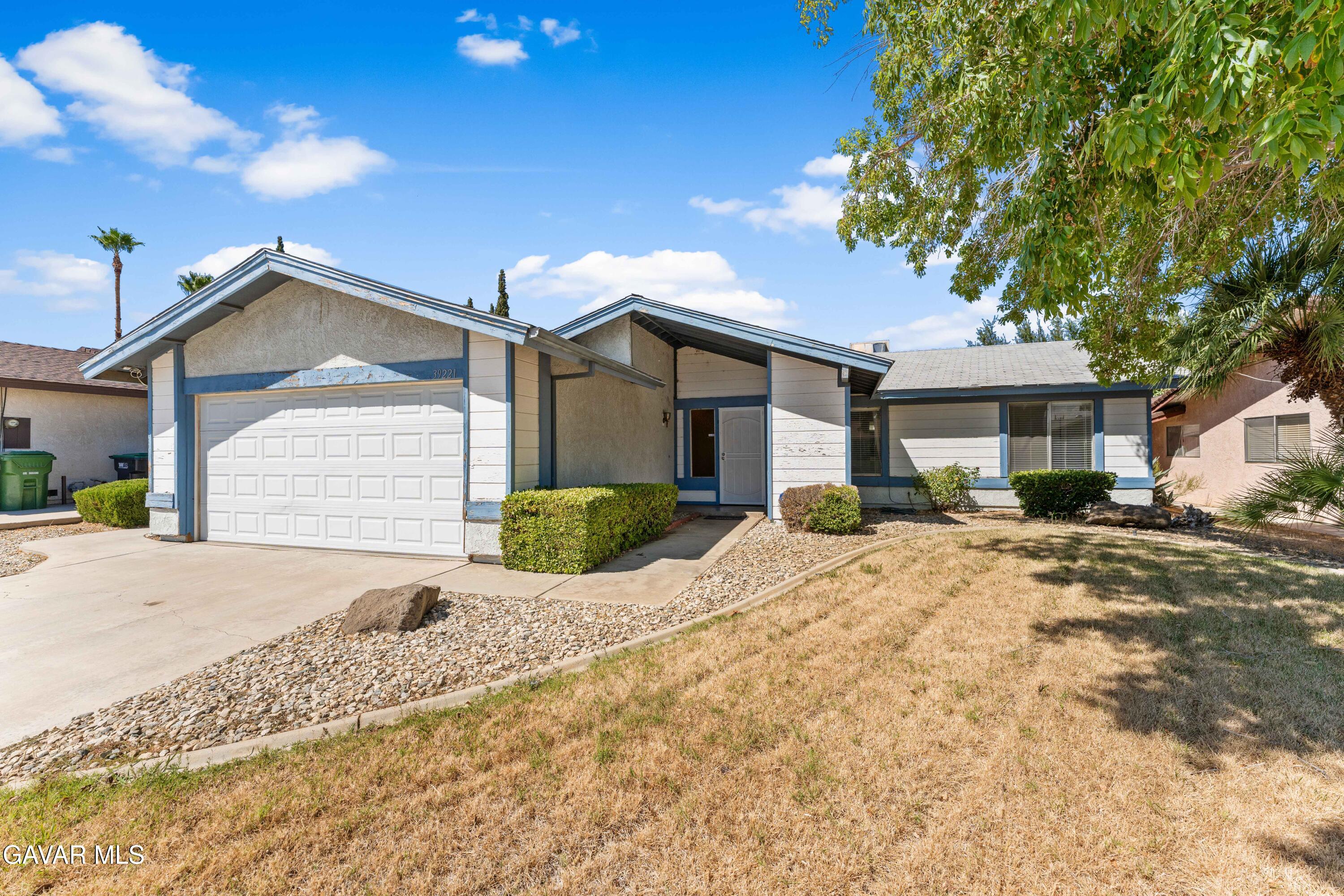 39221 Foxholm Drive