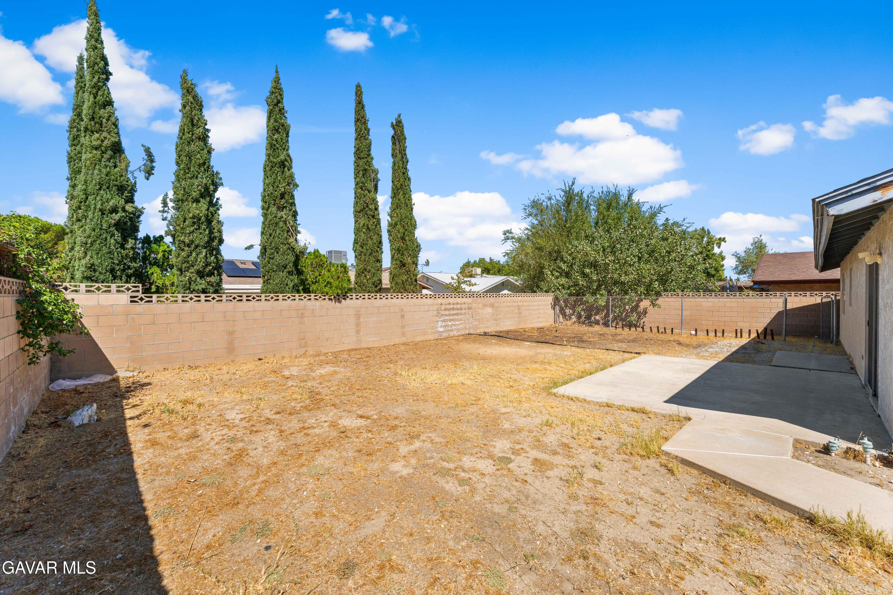 39221 Foxholm Drive
