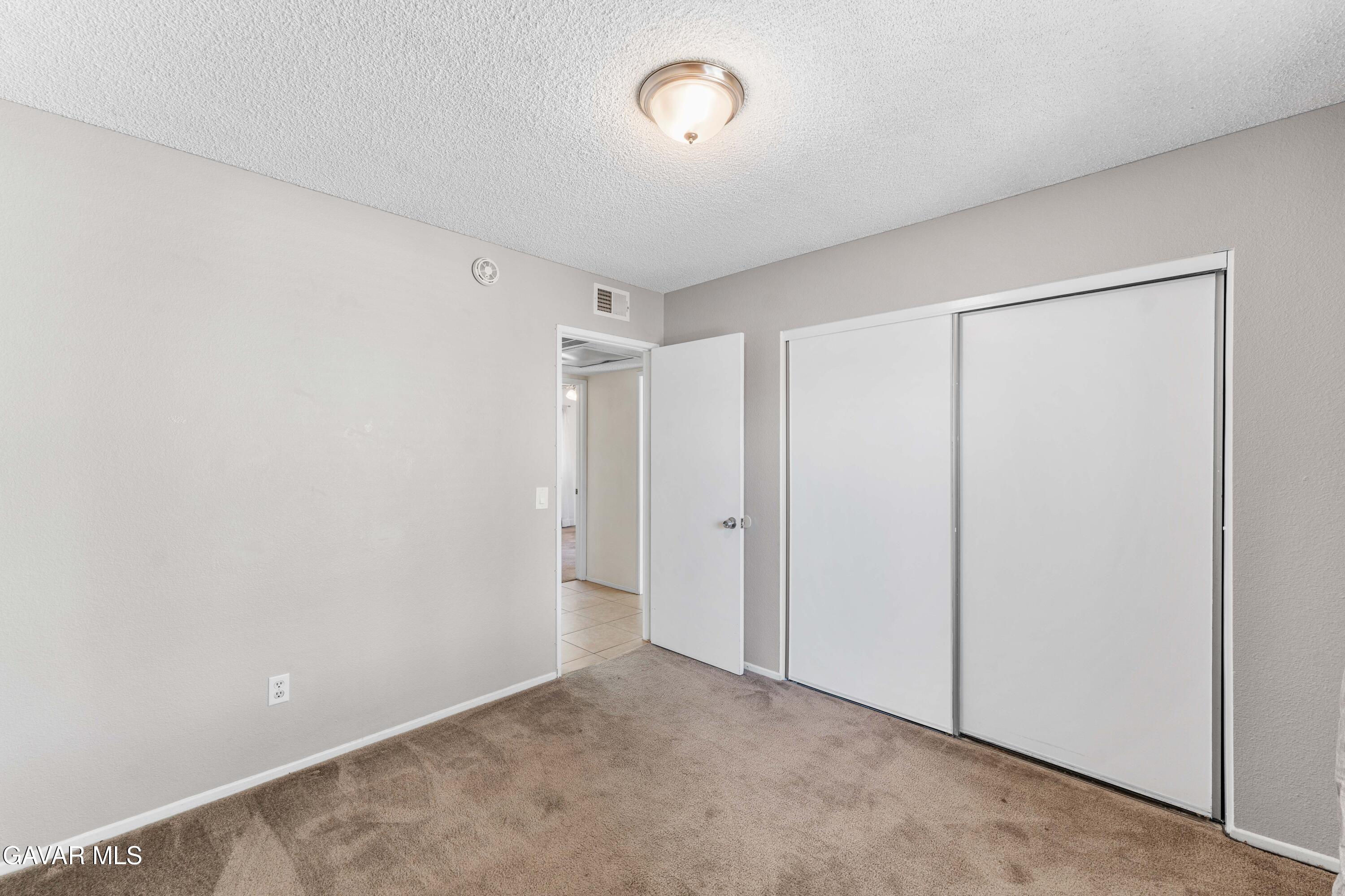39221 Foxholm Drive