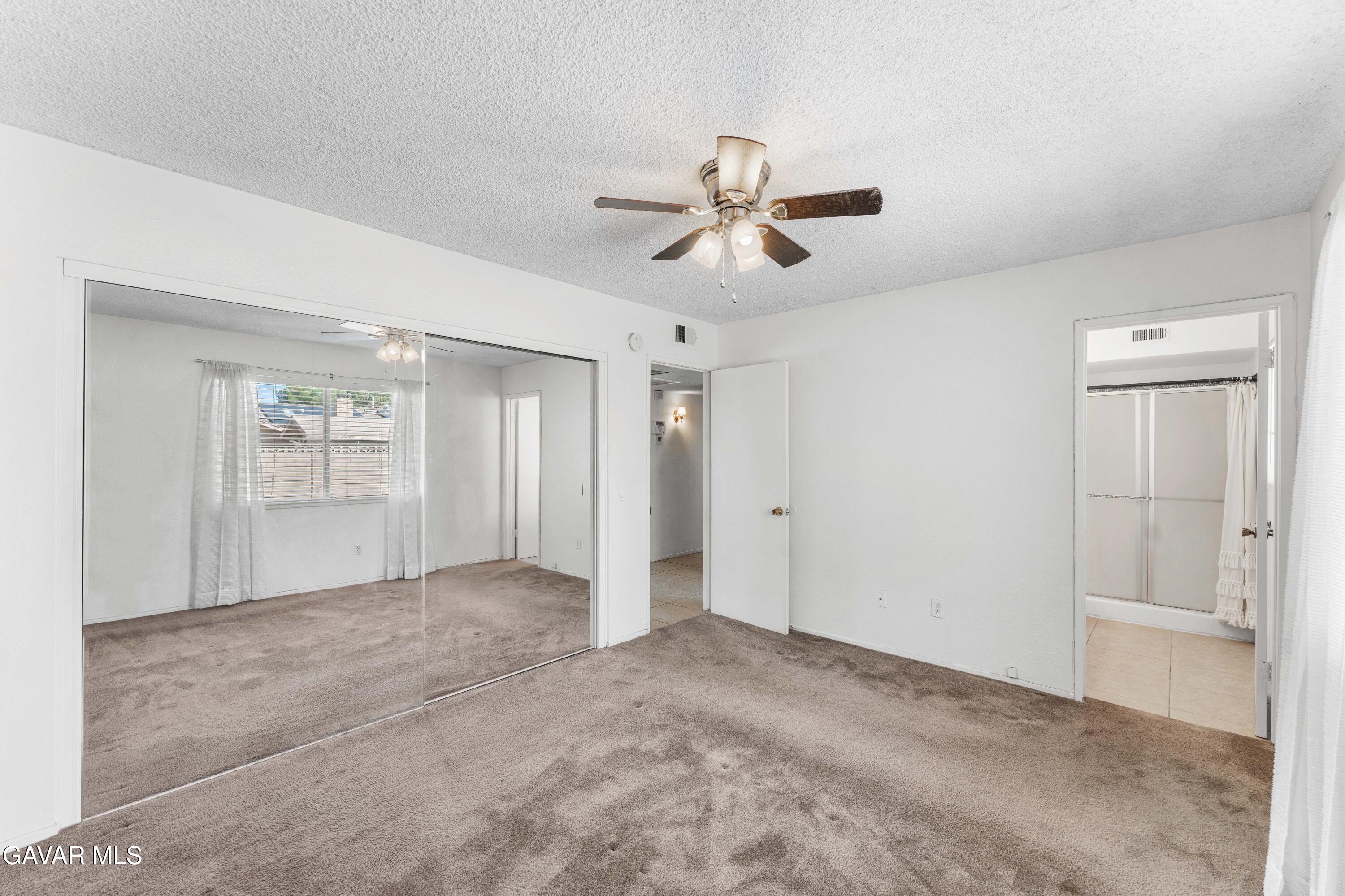 39221 Foxholm Drive