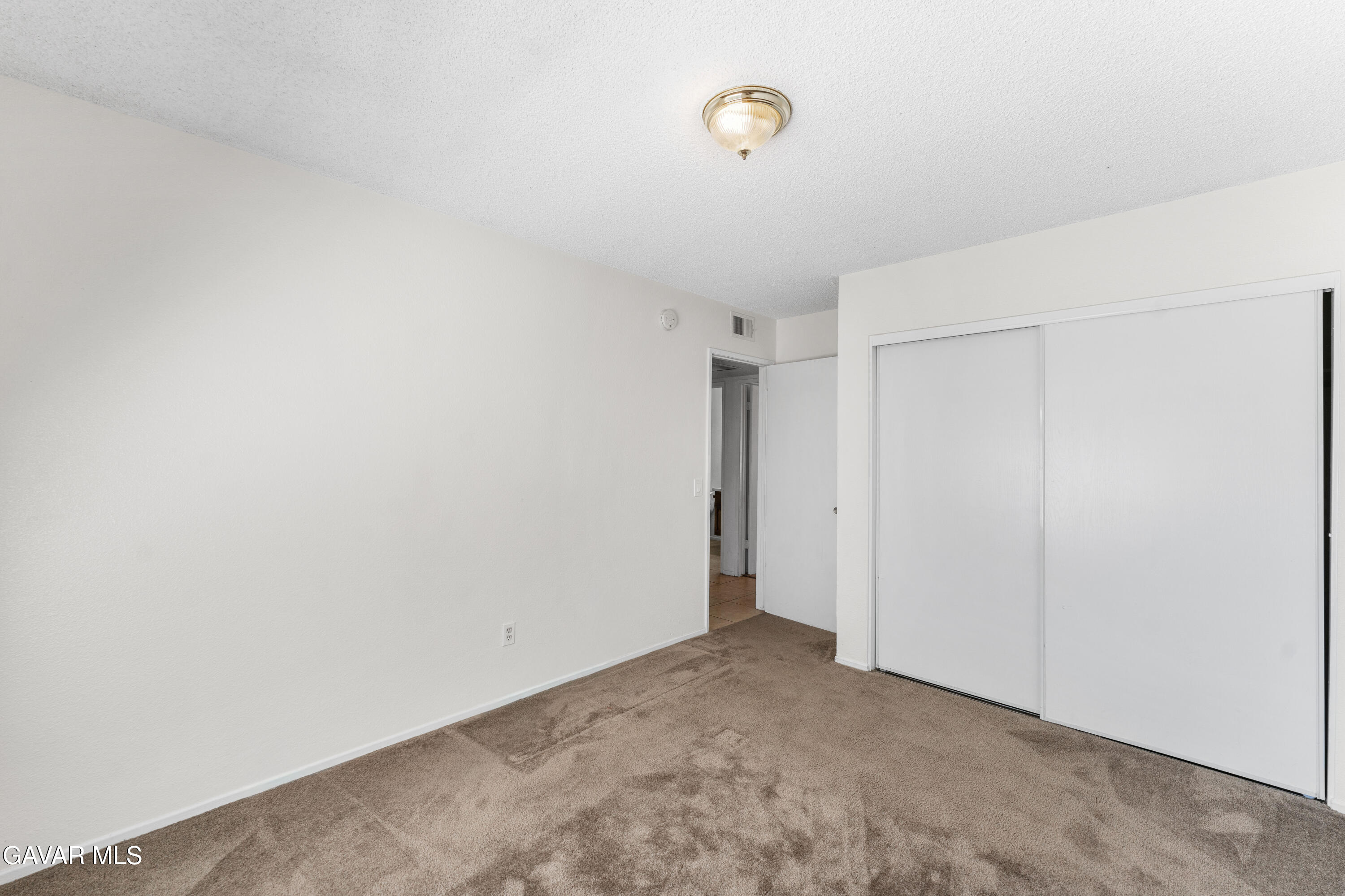 39221 Foxholm Drive