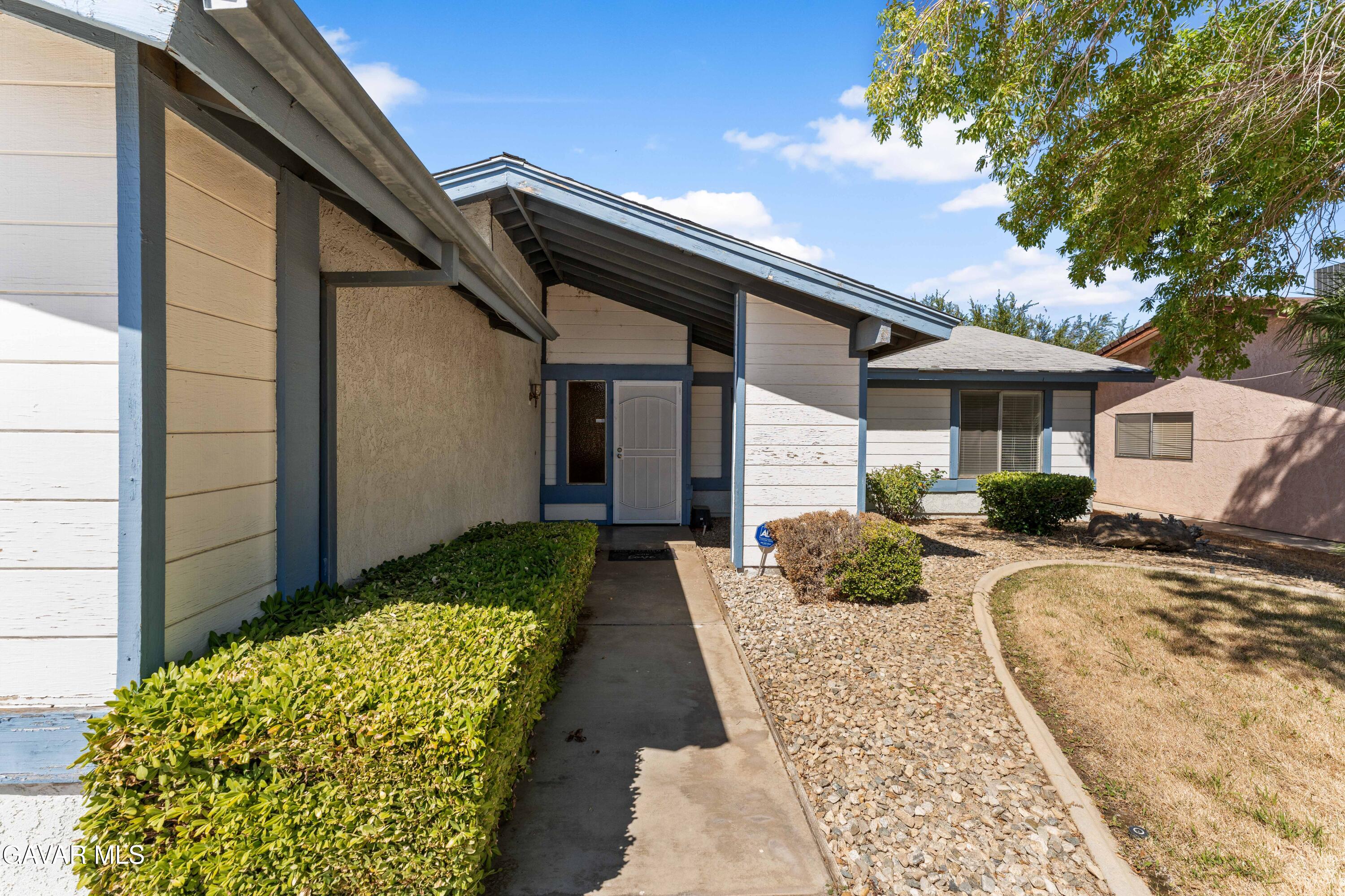 39221 Foxholm Drive