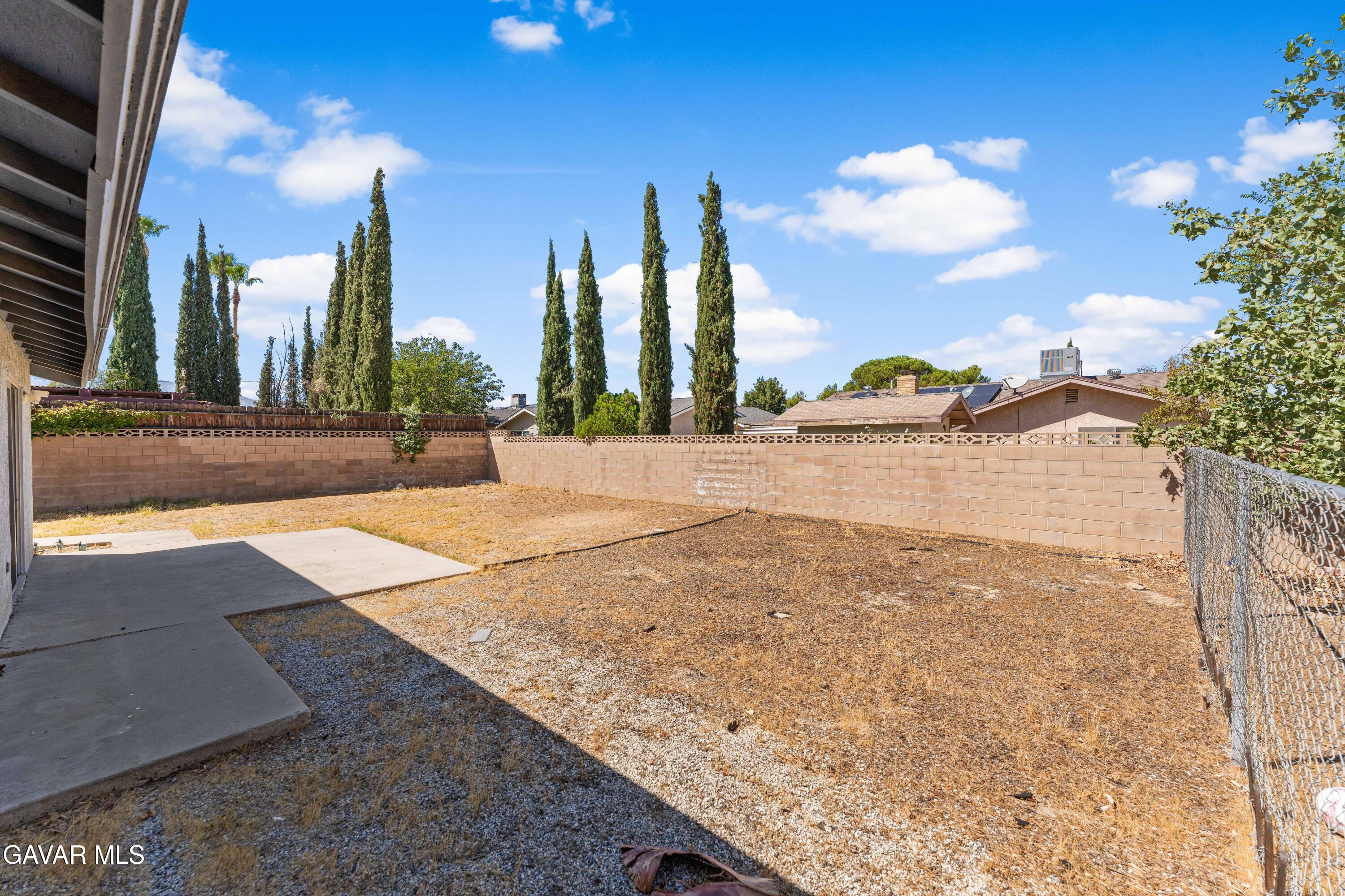 39221 Foxholm Drive