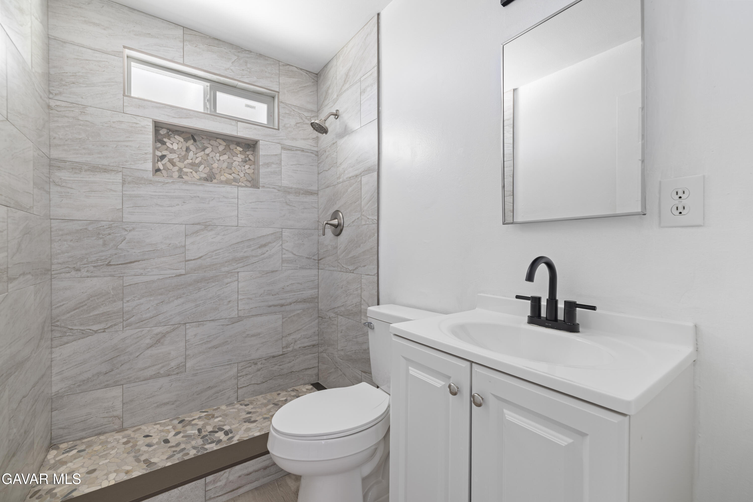 45517 Kingtree Avenue