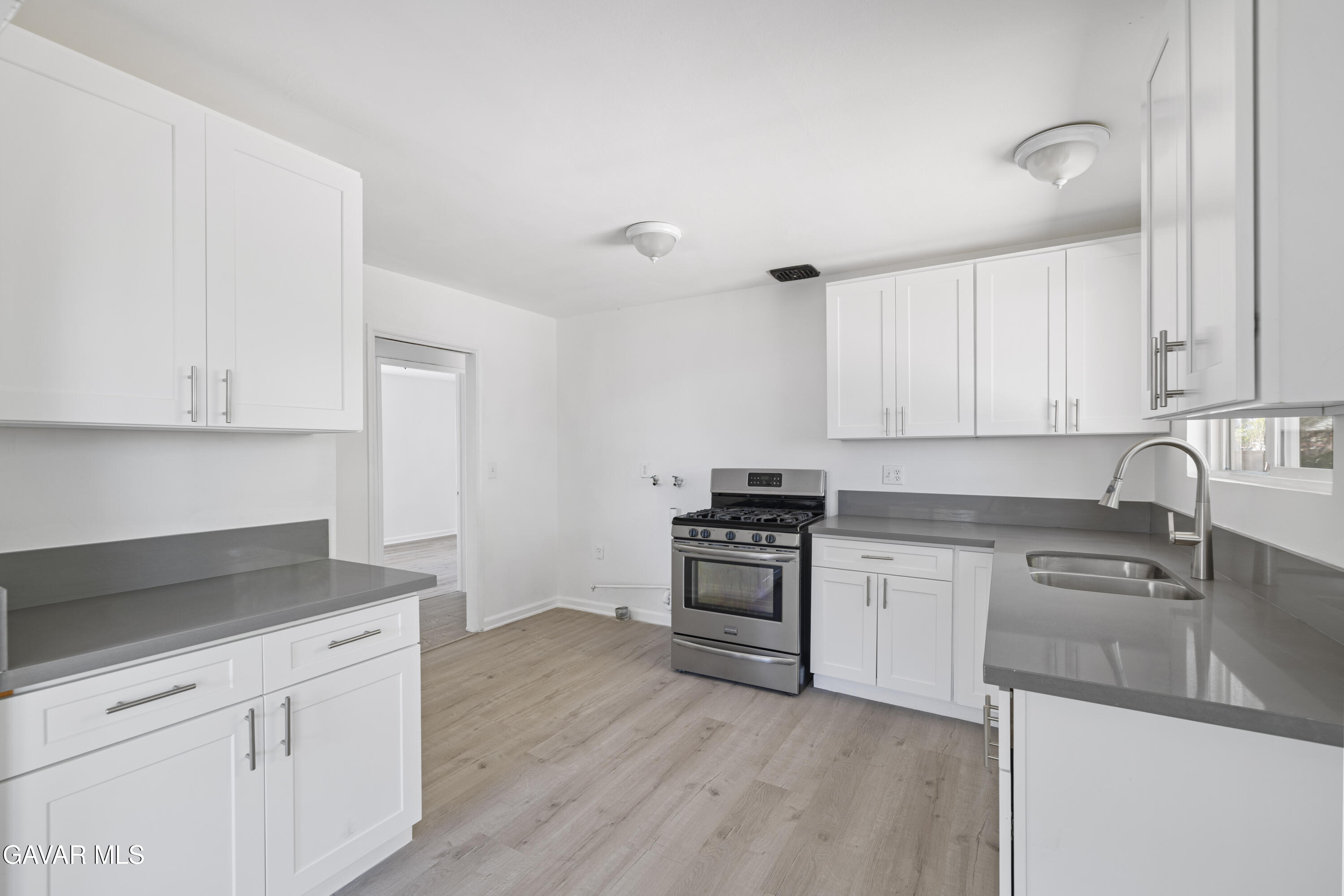 45517 Kingtree Avenue