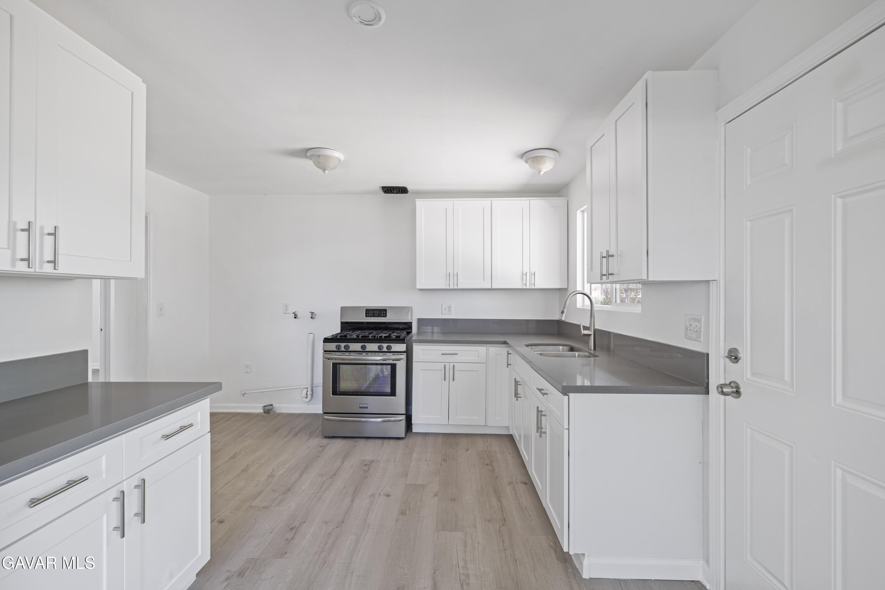 45517 Kingtree Avenue