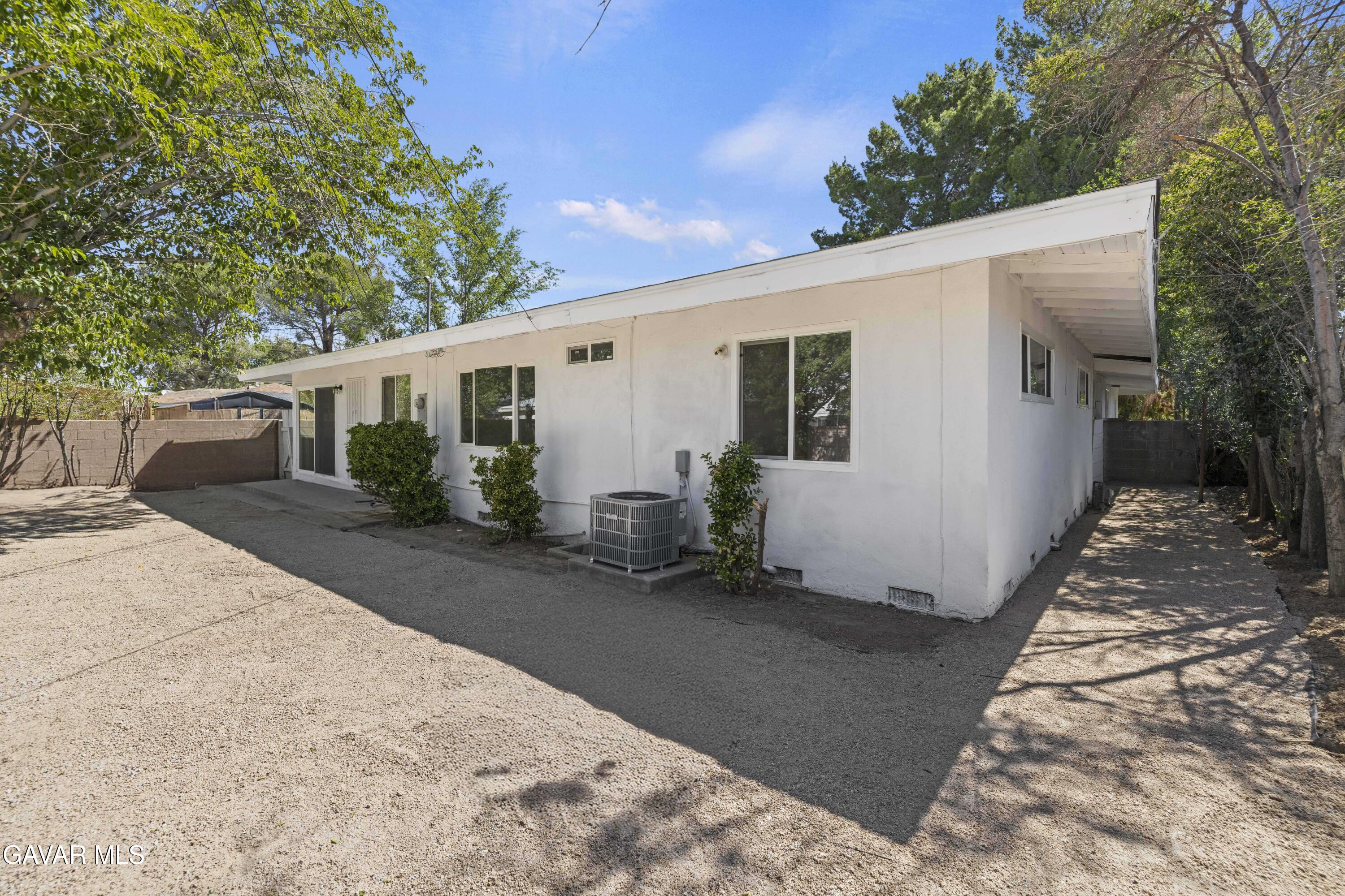 45517 Kingtree Avenue