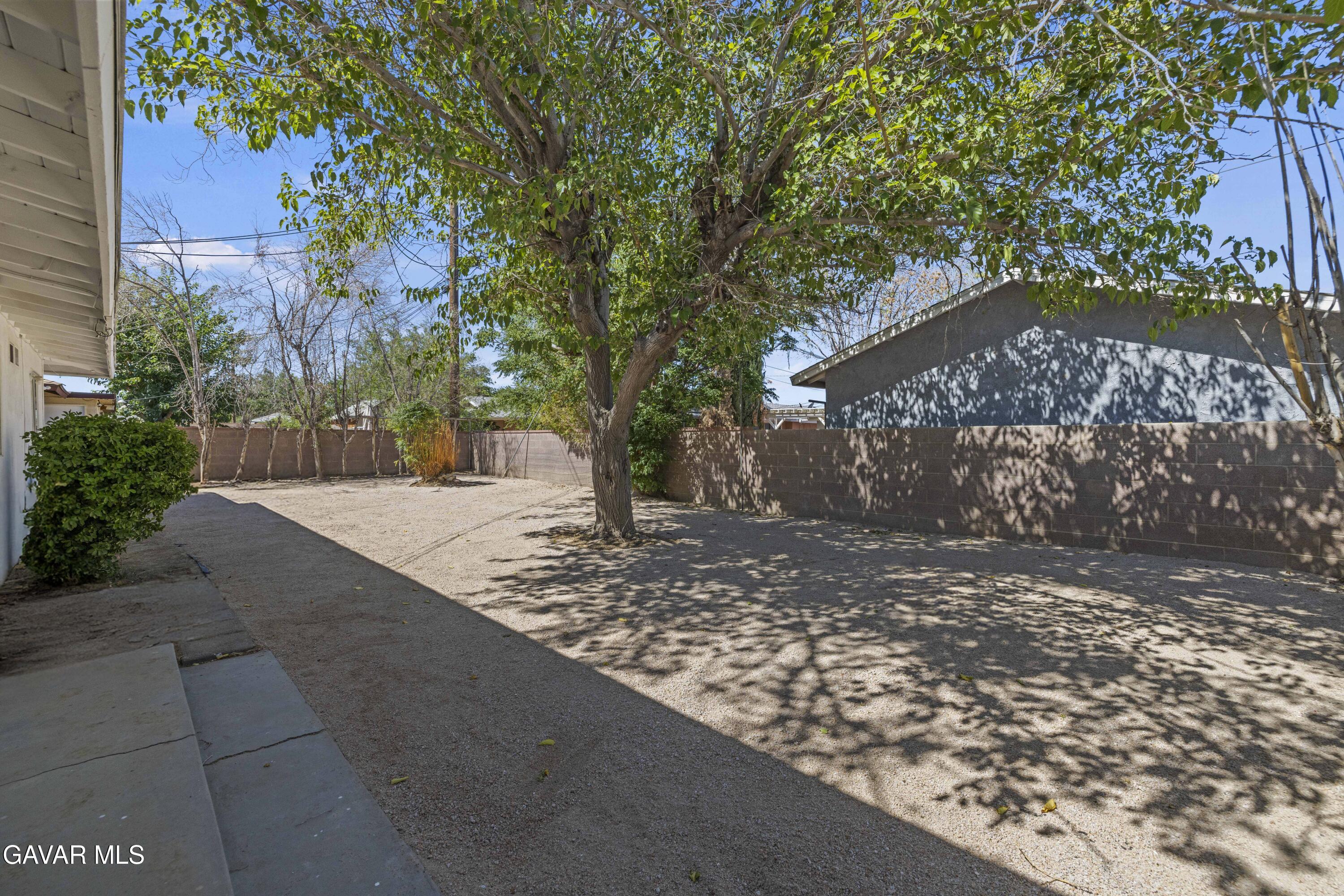 45517 Kingtree Avenue