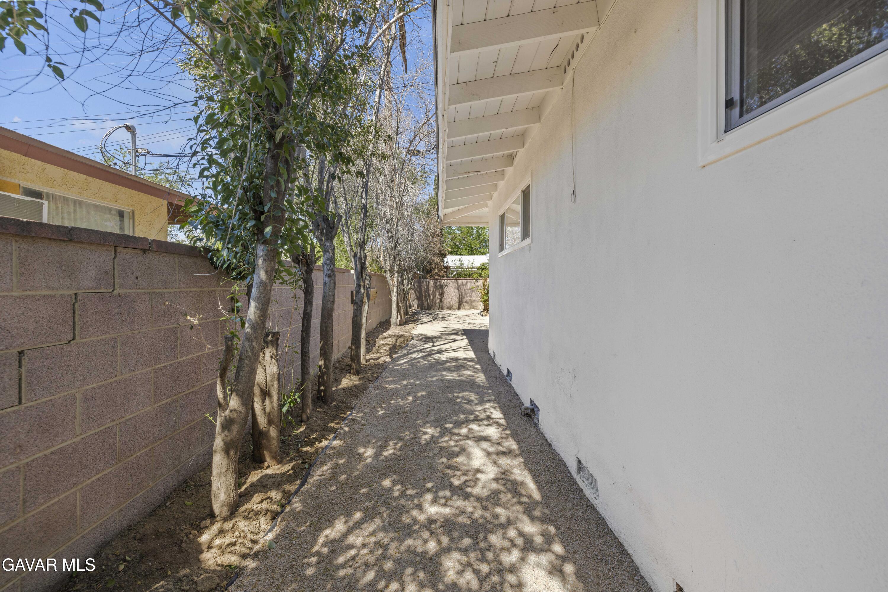 45517 Kingtree Avenue