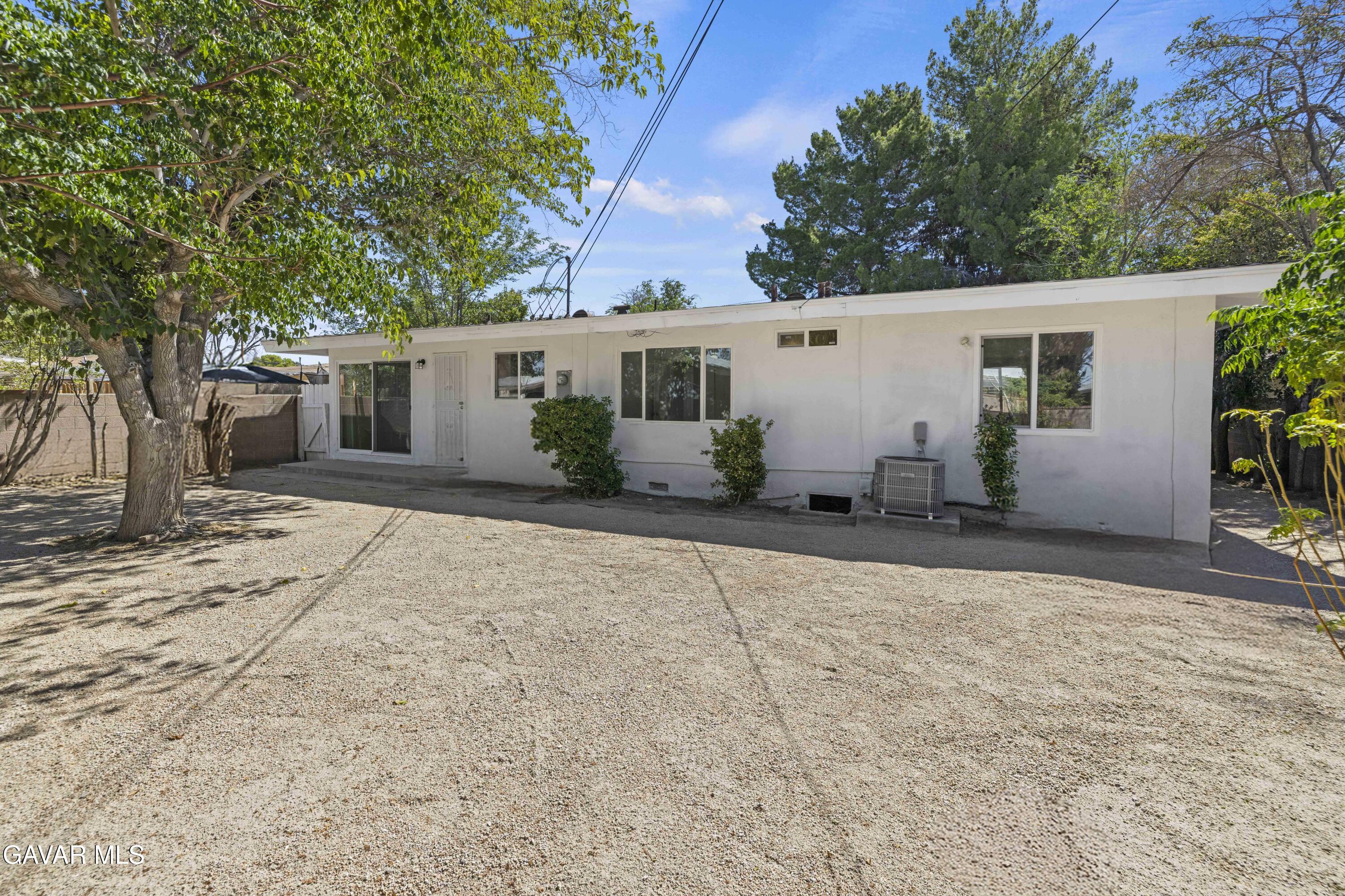 45517 Kingtree Avenue