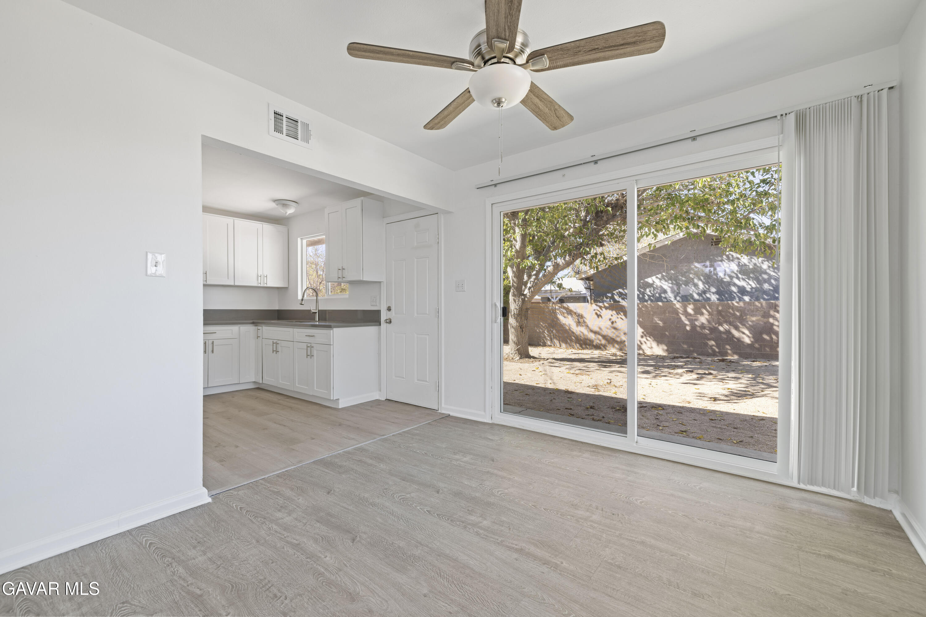 45517 Kingtree Avenue