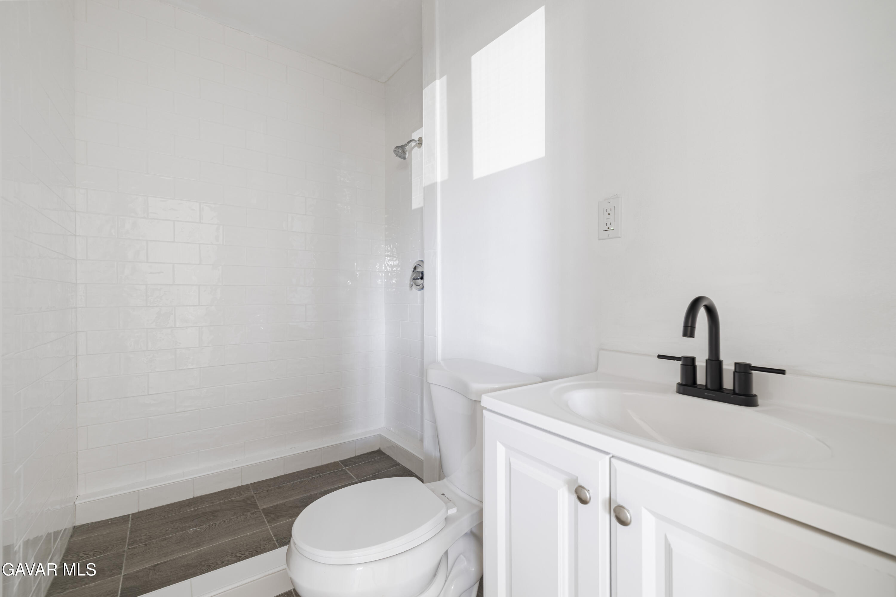 45517 Kingtree Avenue