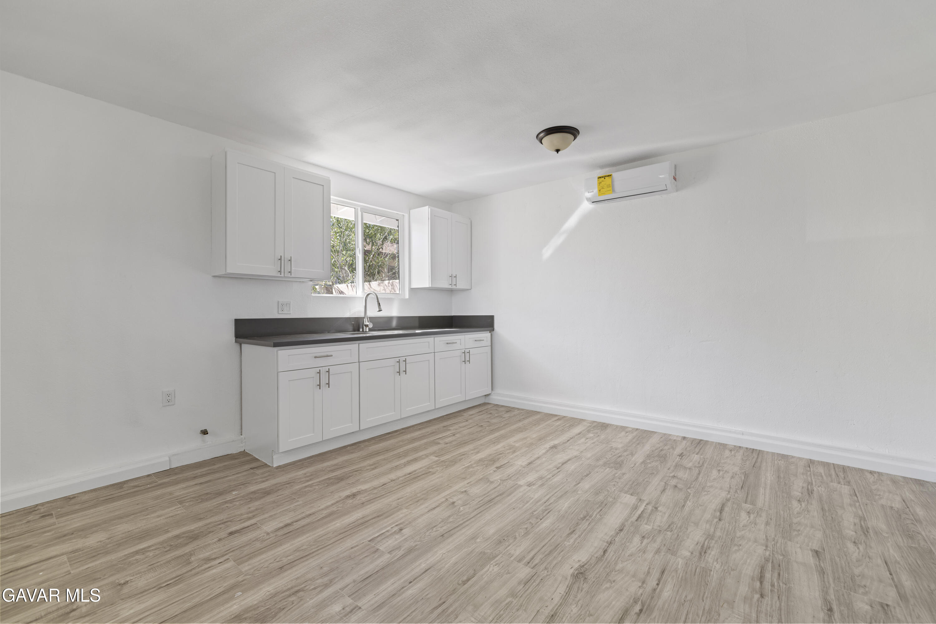 45517 Kingtree Avenue