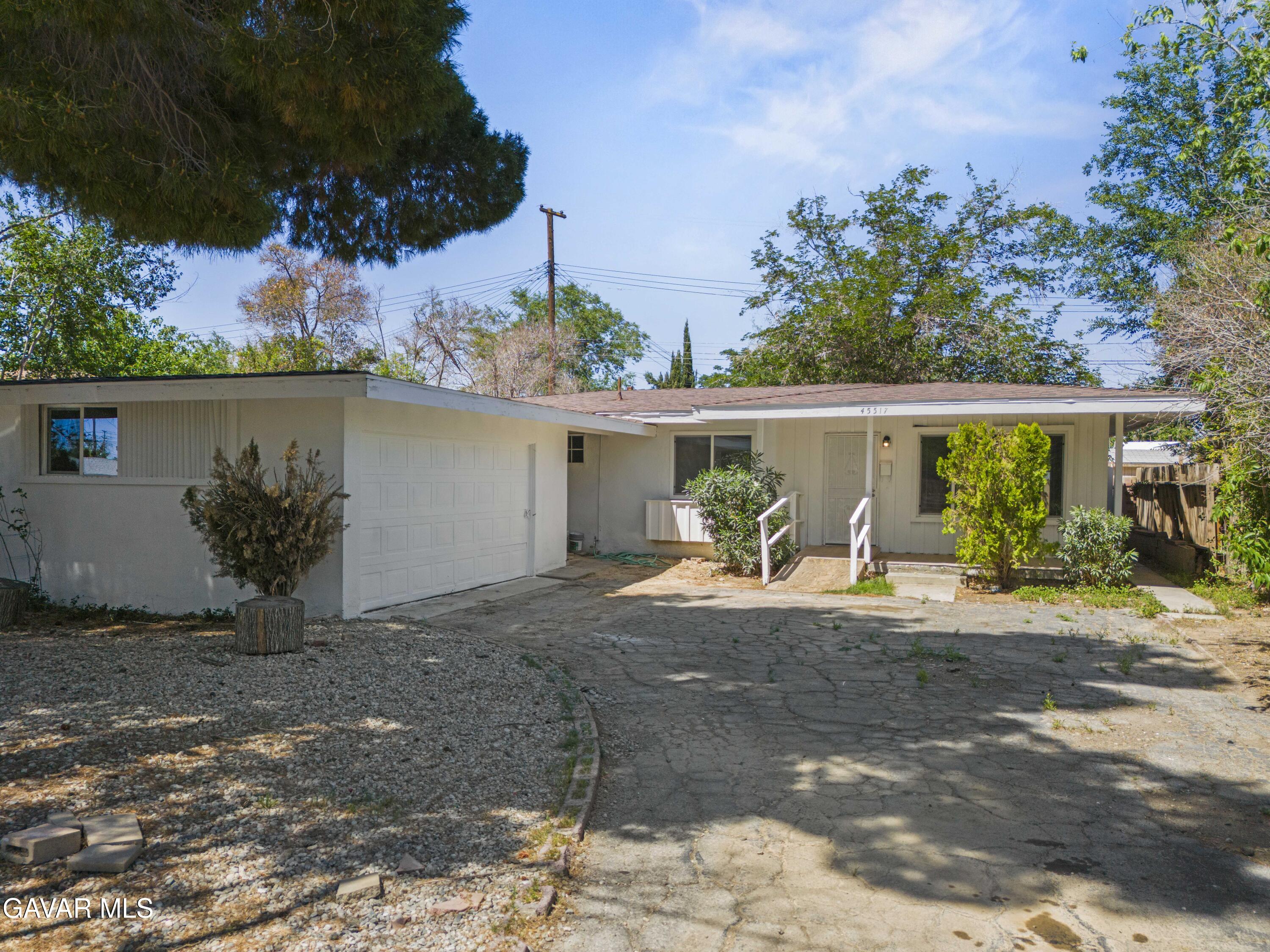 45517 Kingtree Avenue