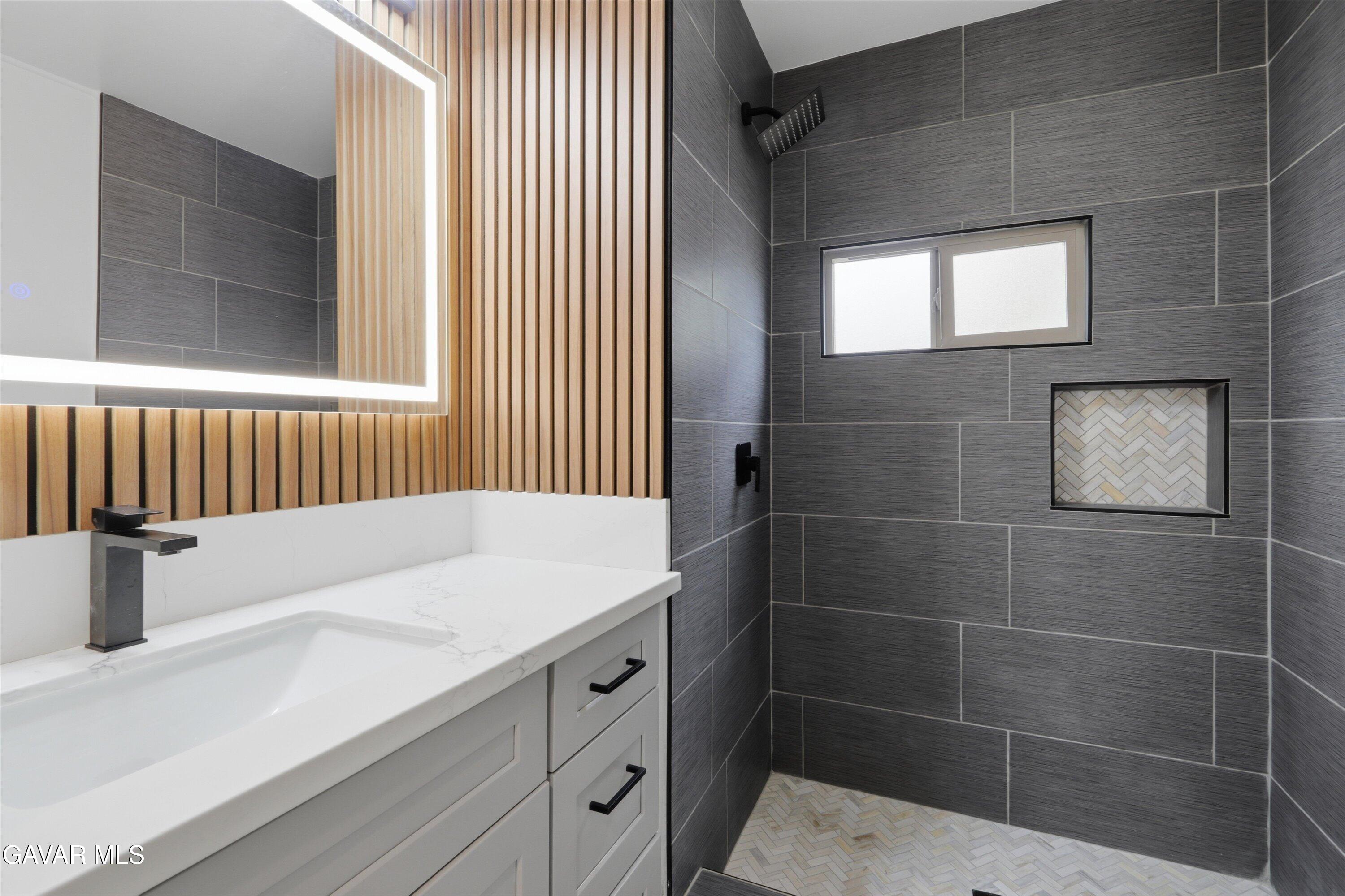 43850 20th St East Unit: 80