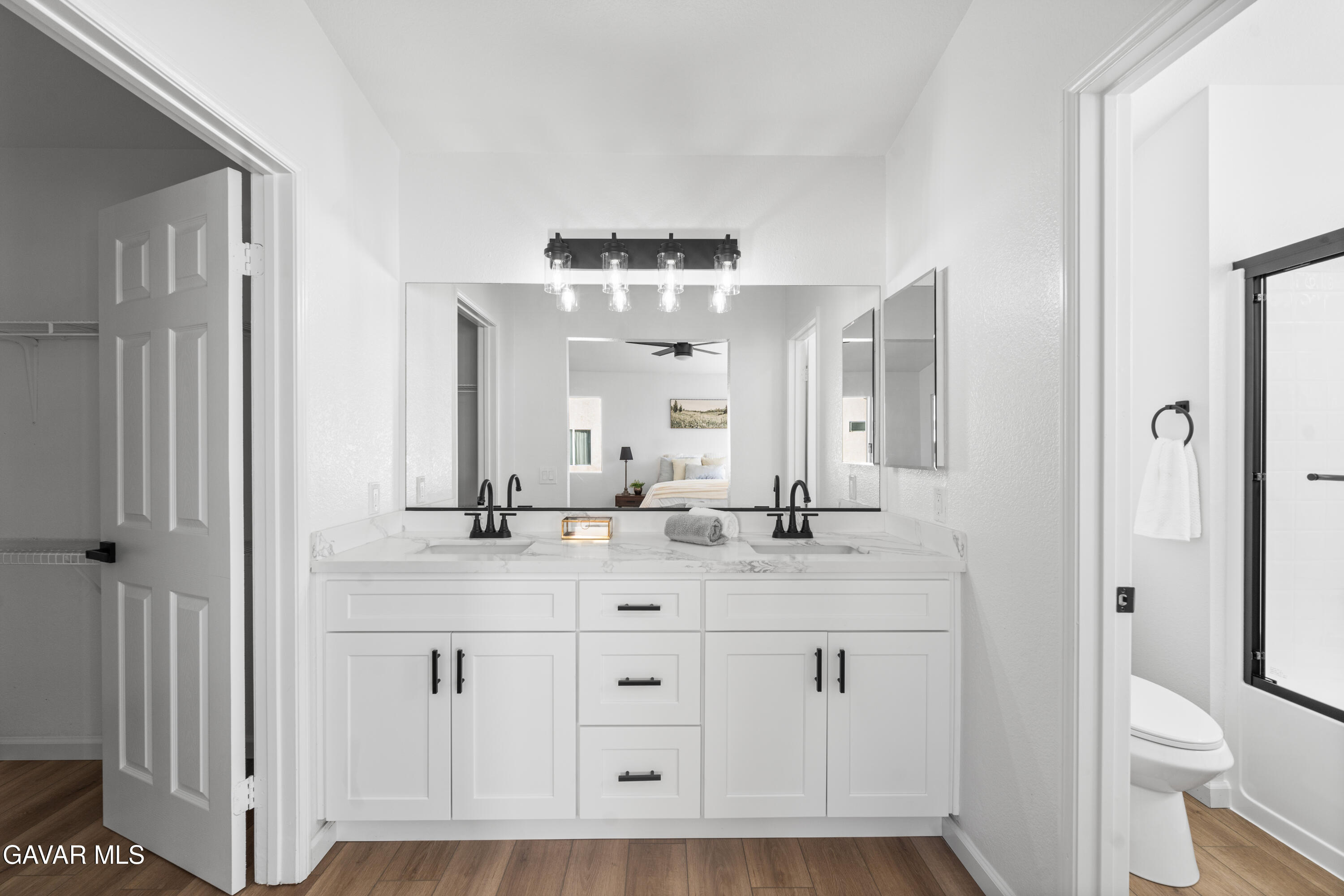 44123 Sundance Court