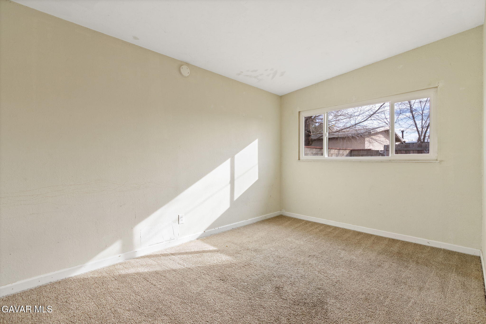 1132 W Holguin Street