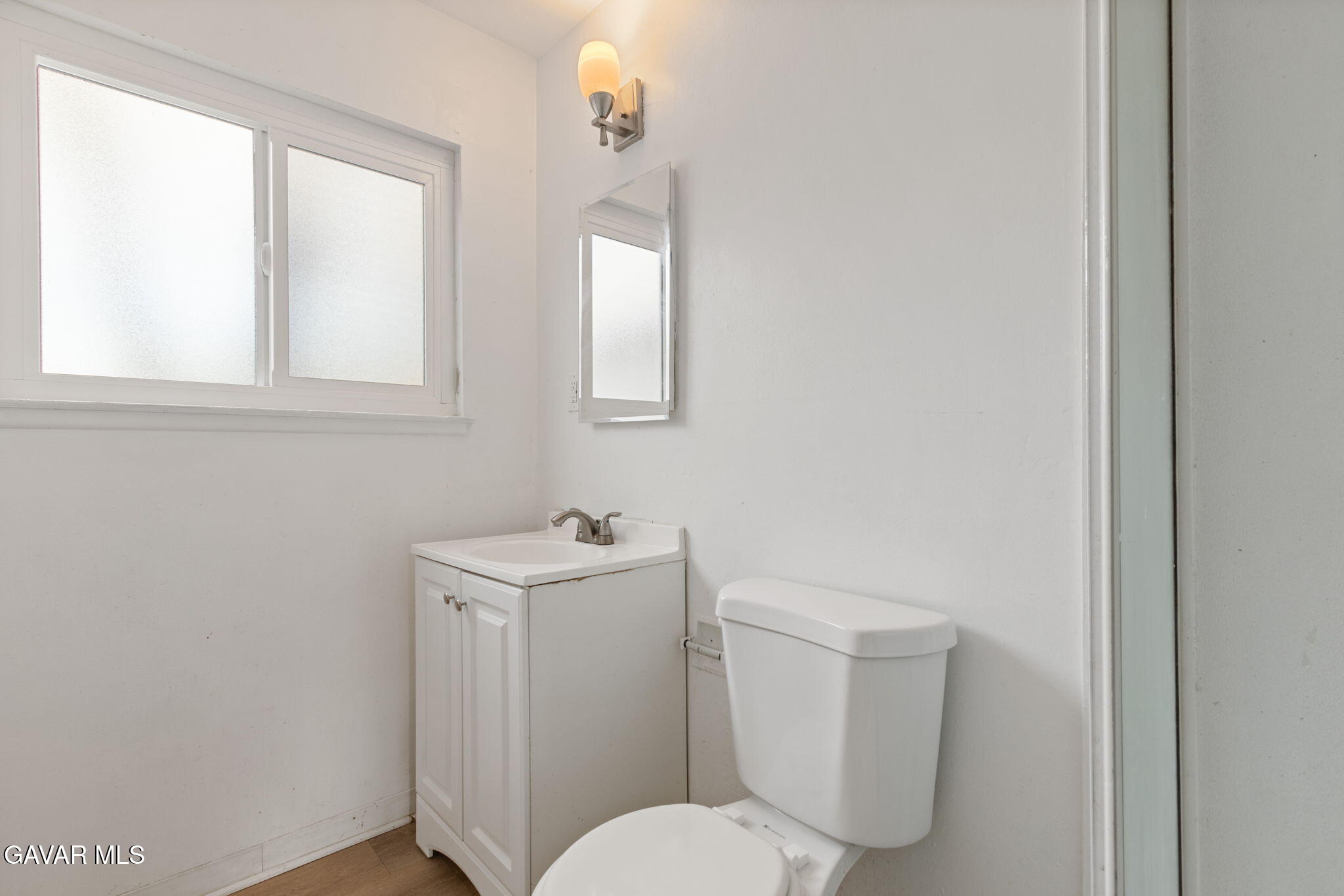 1132 W Holguin Street