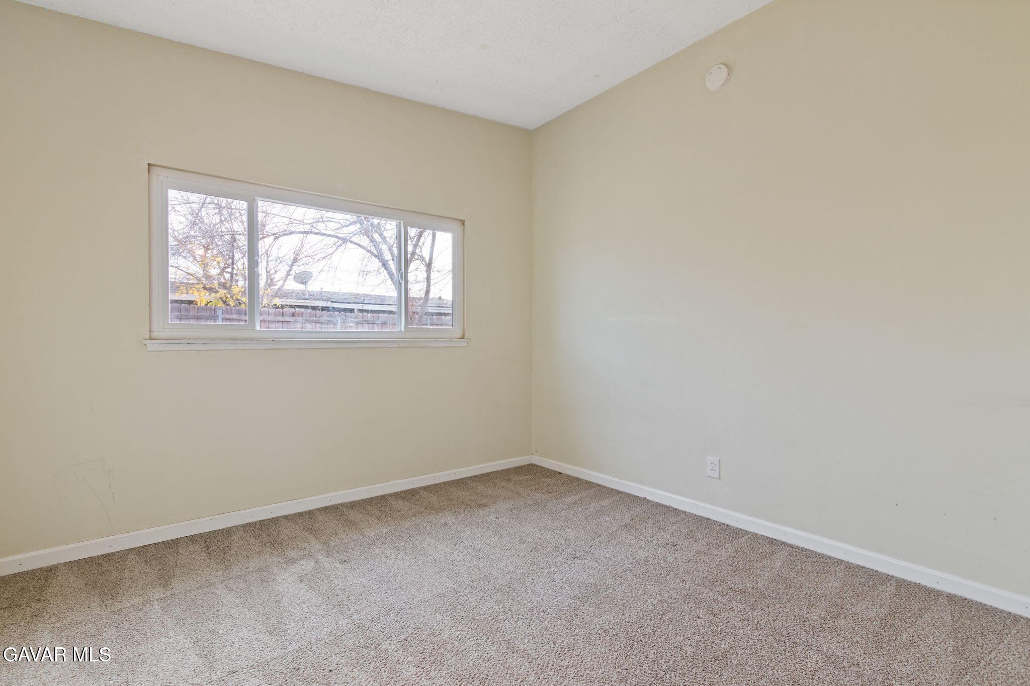 1132 W Holguin Street