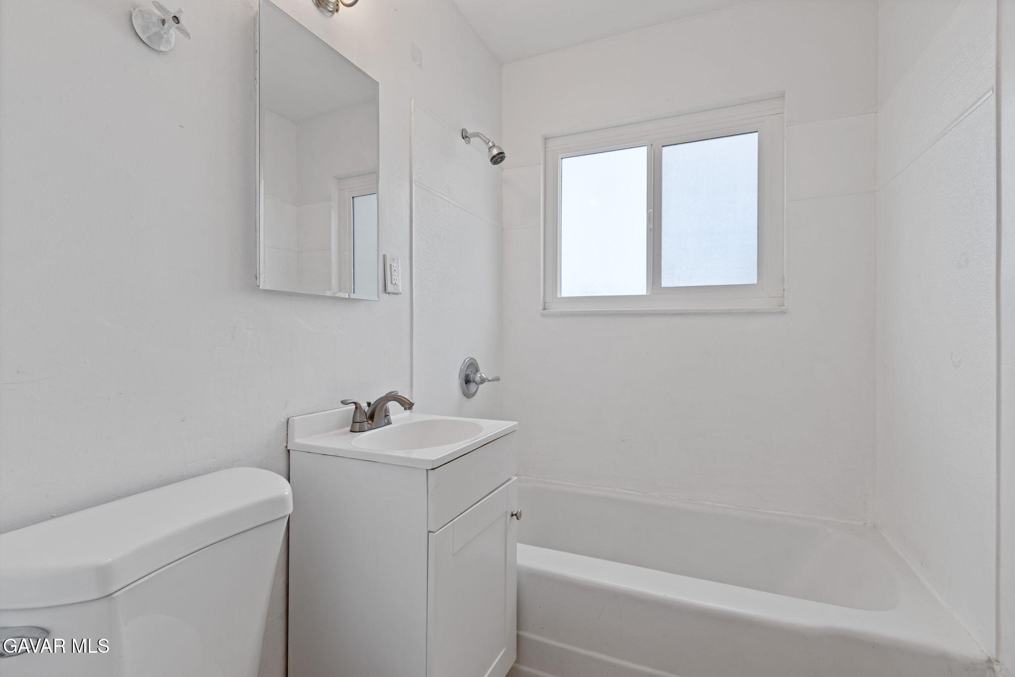 1132 W Holguin Street