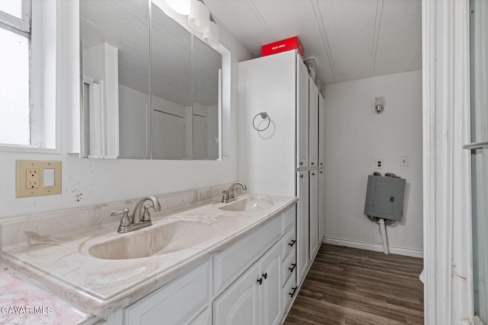 45800 Challenger Way, 154