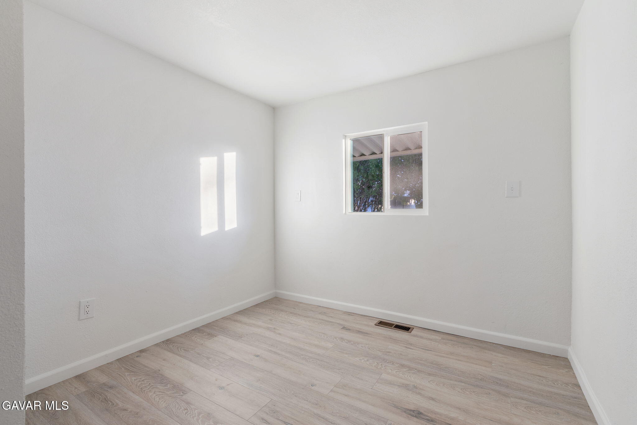 43850 E 20th St, 226