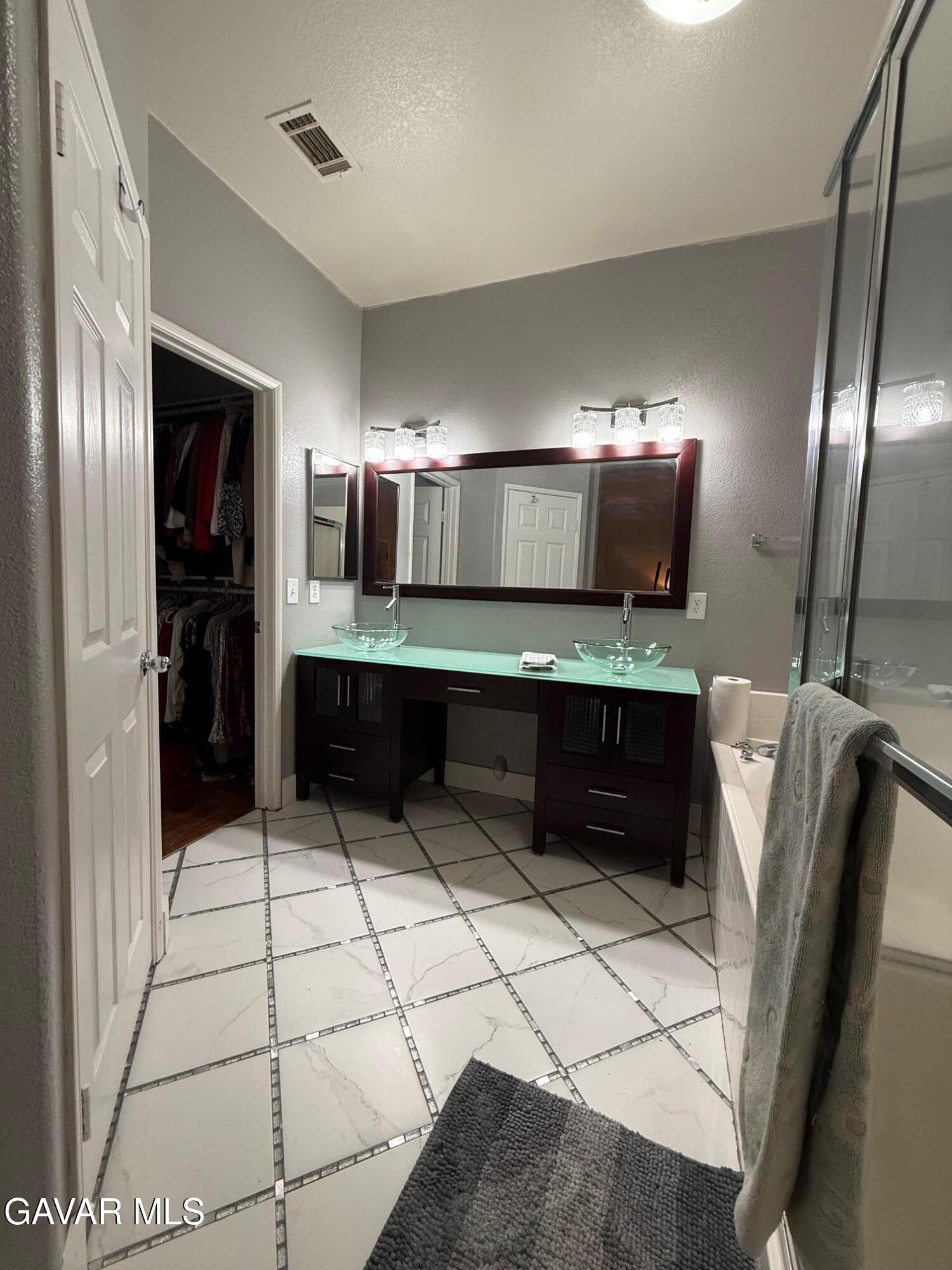 45334 W 21st Street West Street