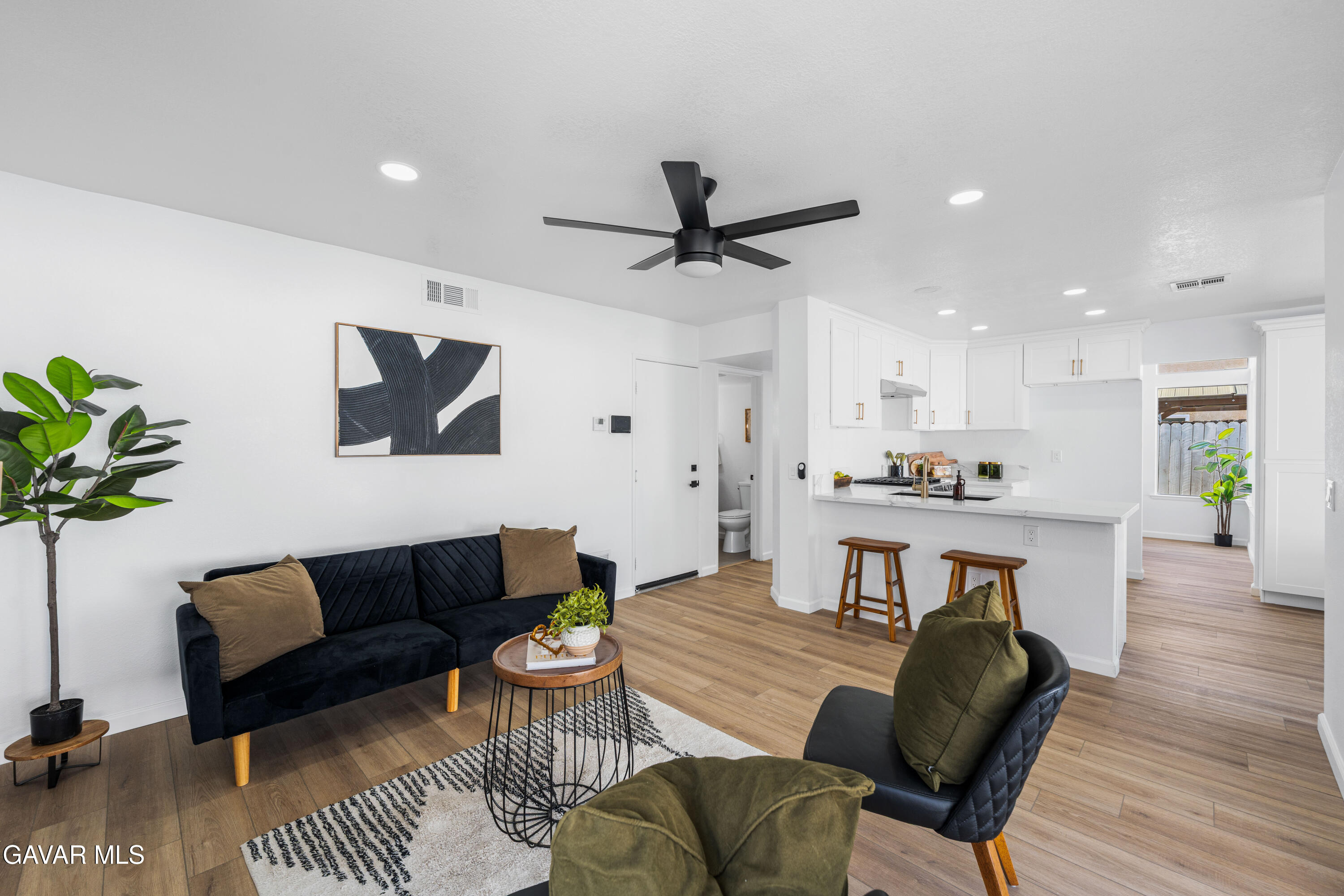 5139 Saint Laurent Place