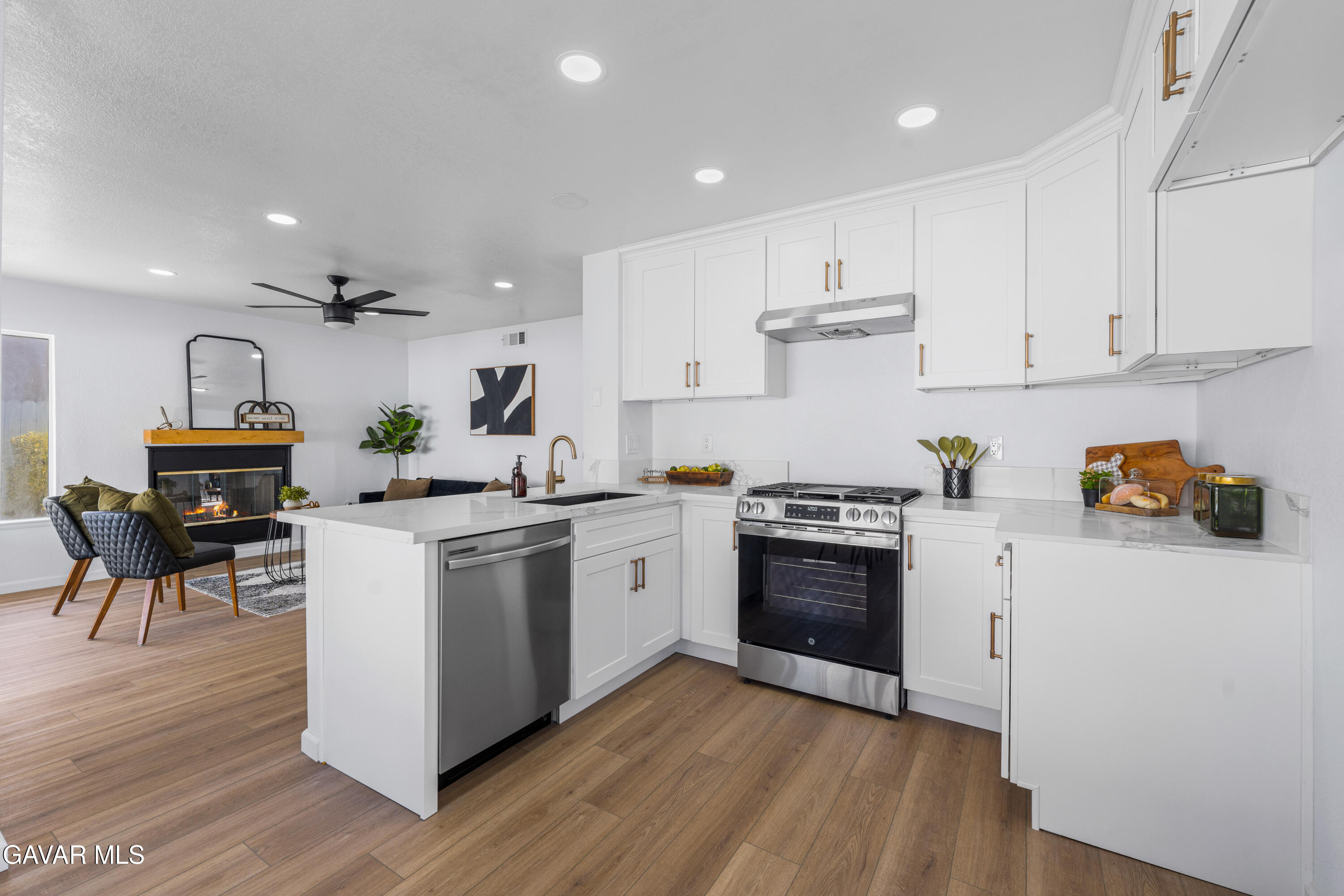 5139 Saint Laurent Place