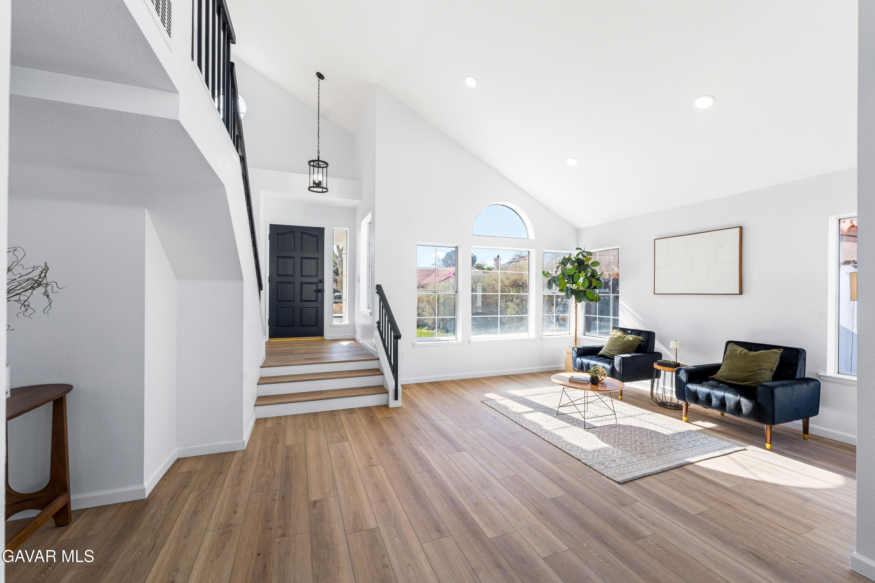 5139 Saint Laurent Place