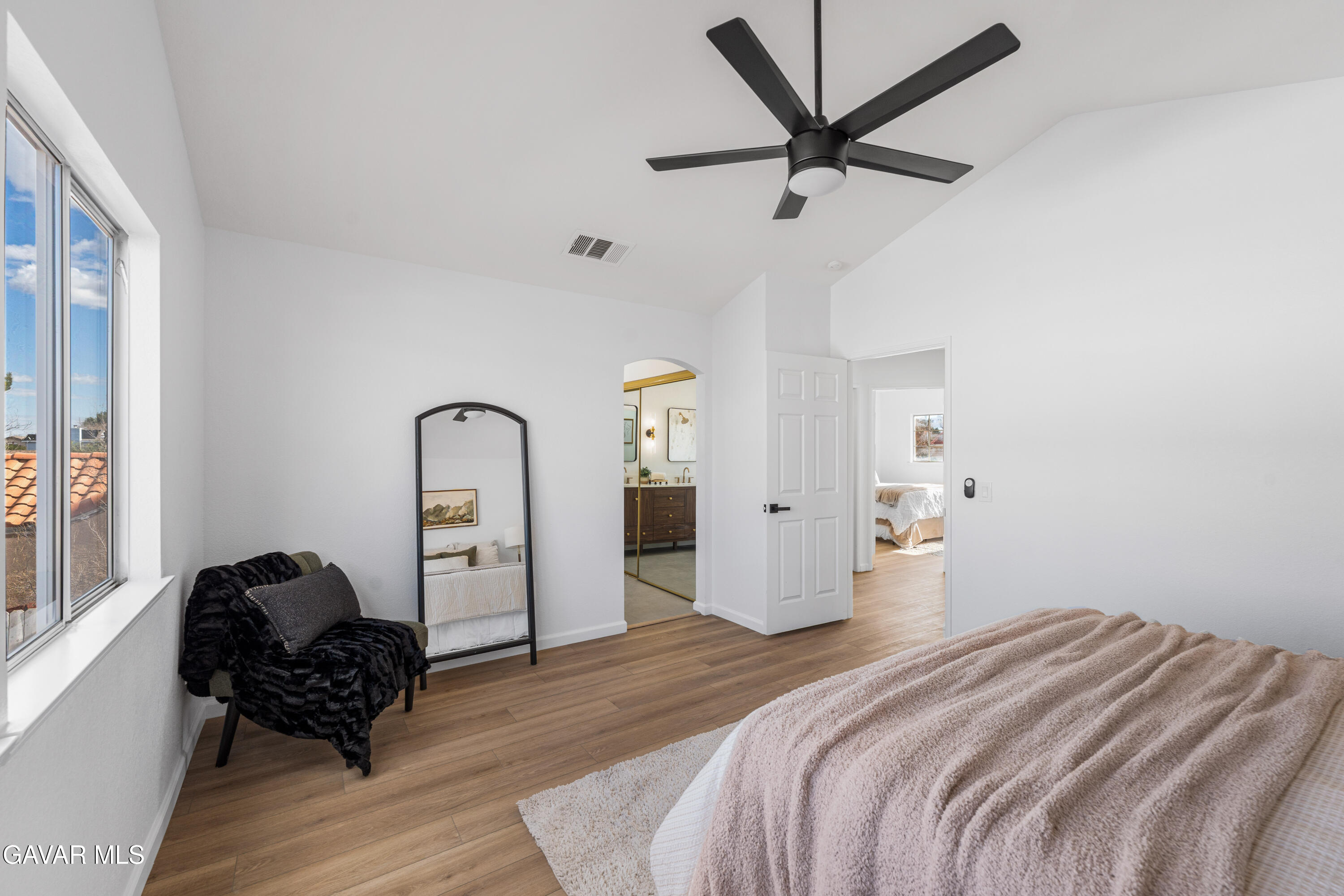 5139 Saint Laurent Place