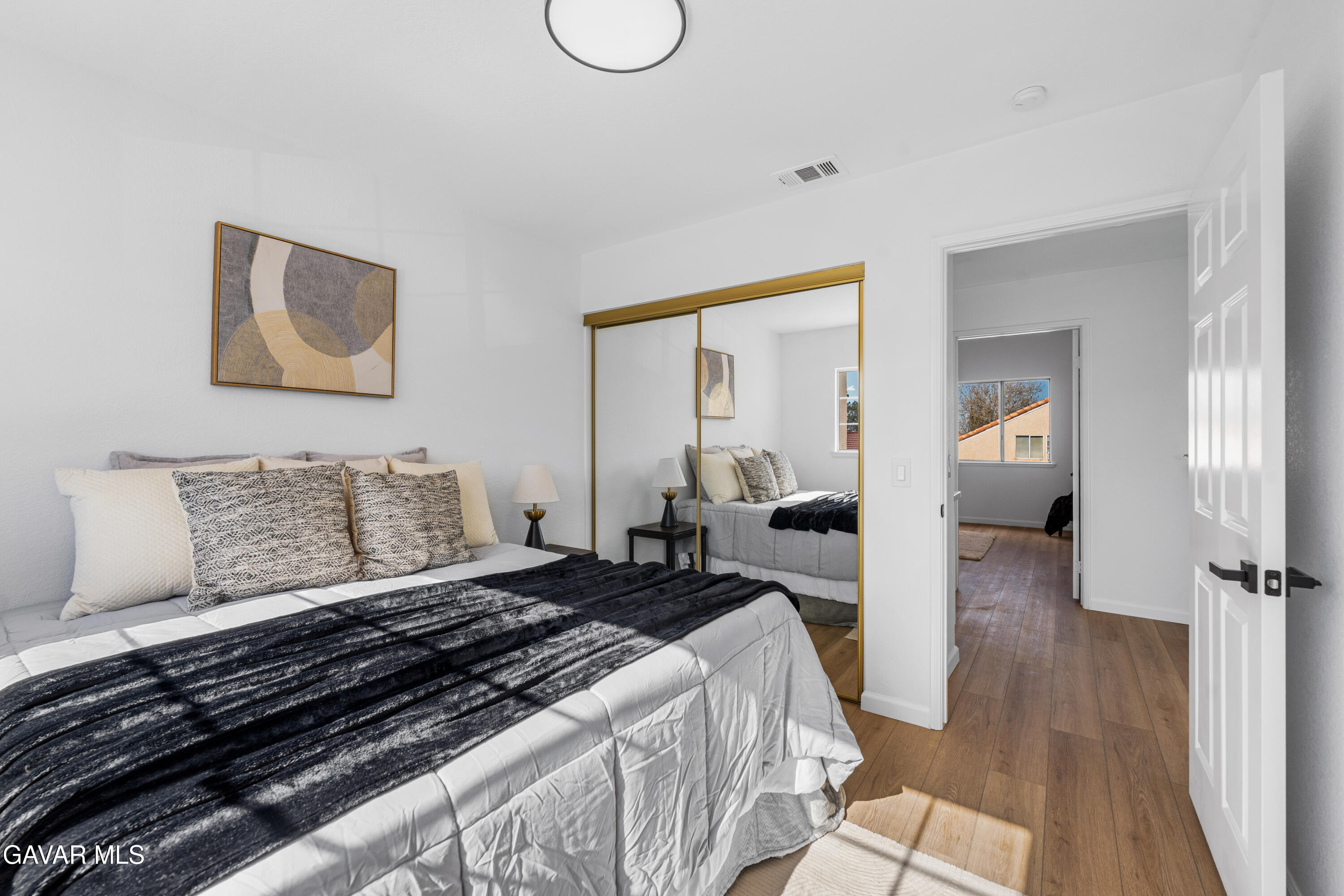 5139 Saint Laurent Place