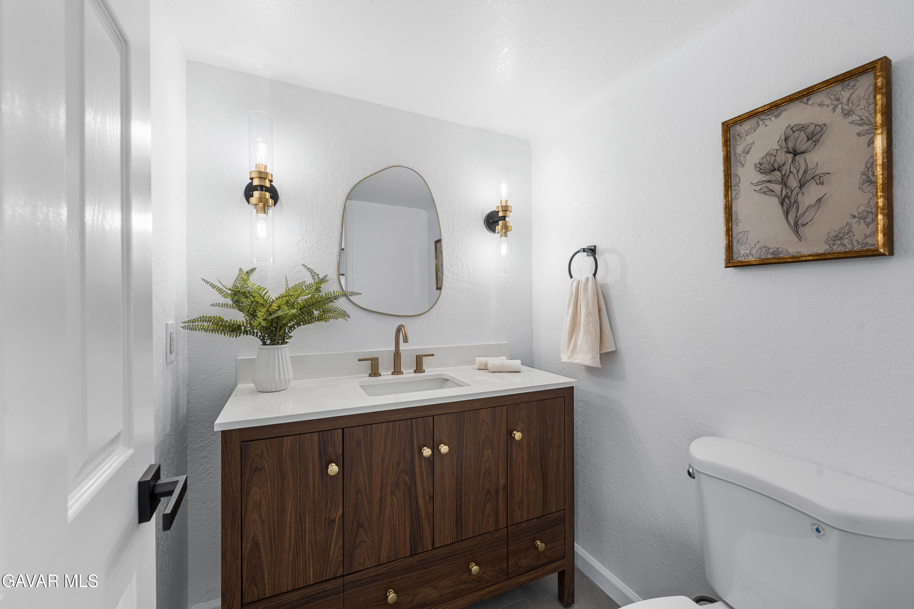 5139 Saint Laurent Place