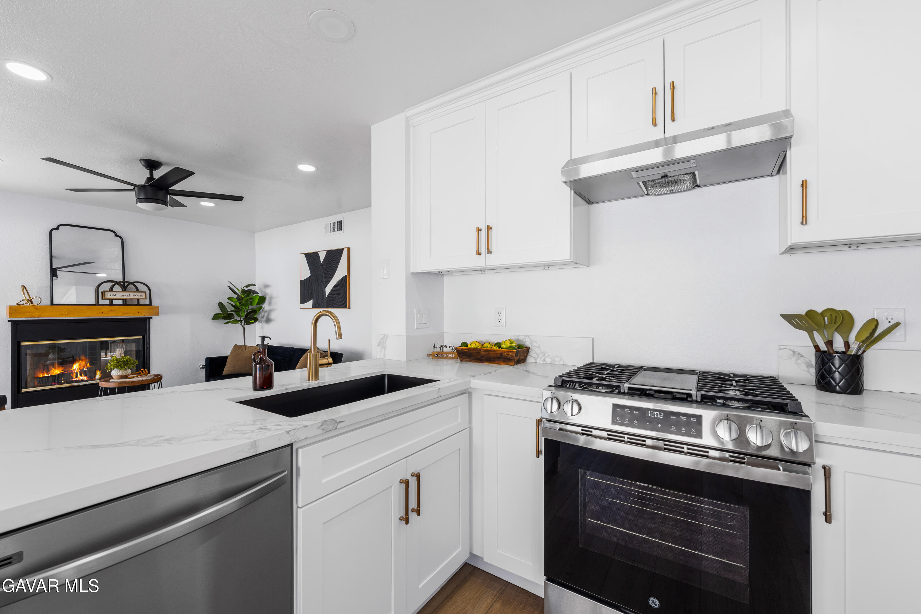 5139 Saint Laurent Place