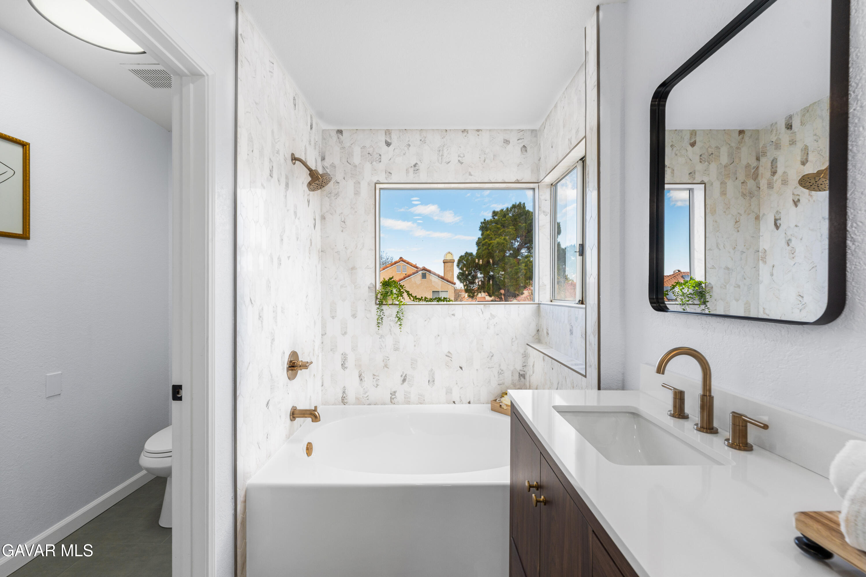 5139 Saint Laurent Place