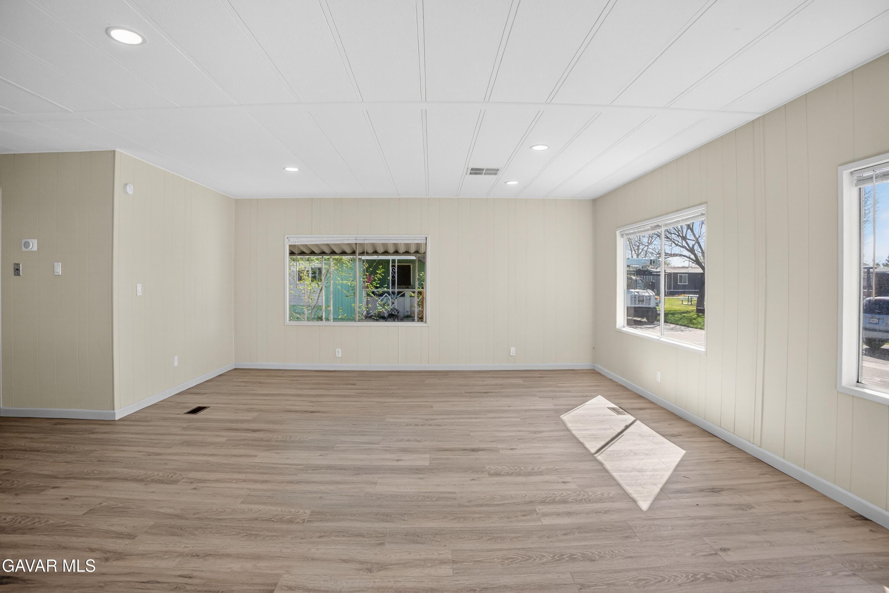 1301 E Avenue I, 348