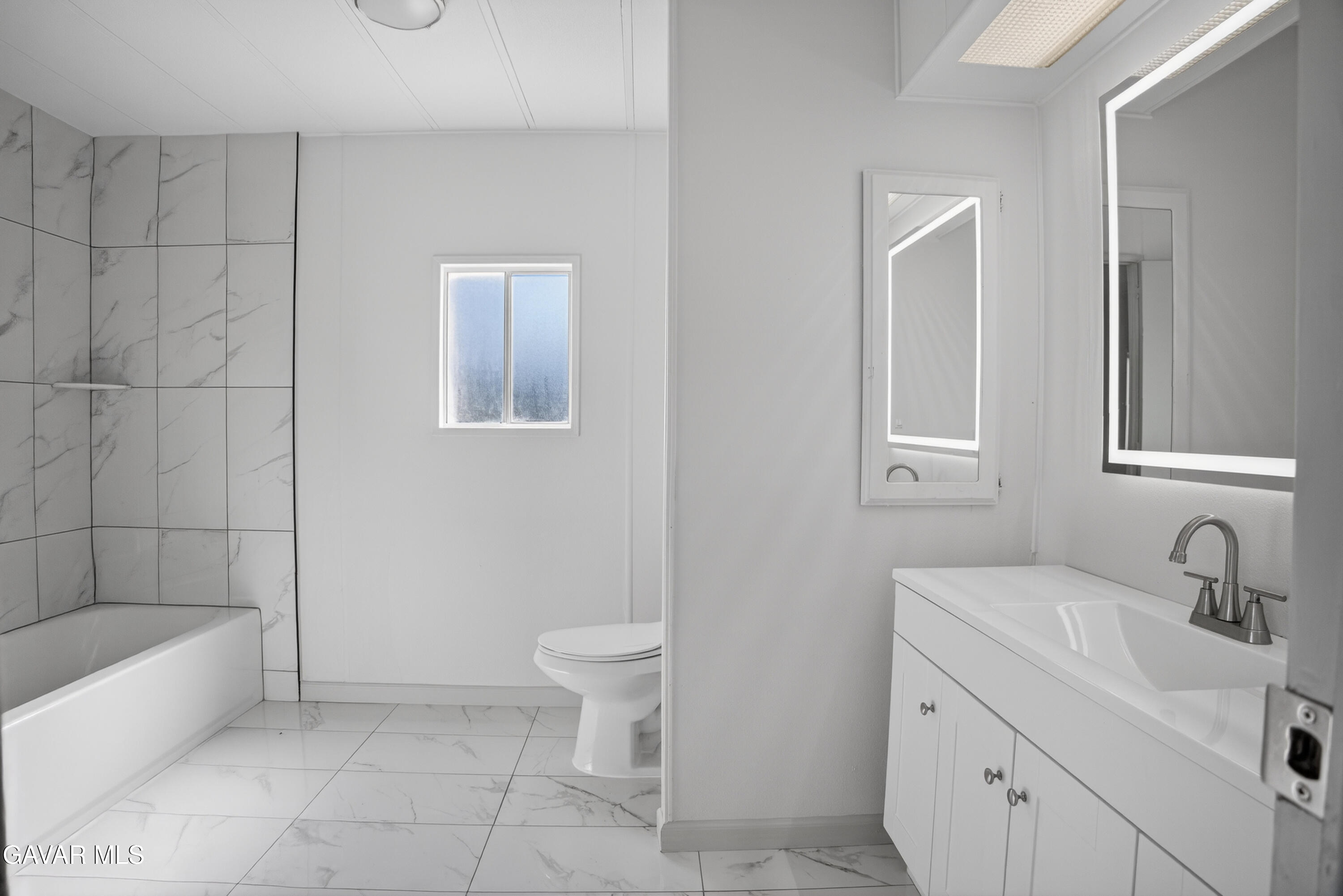 1301 E Avenue I, 348